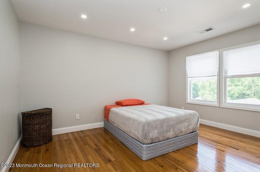 44 Amboy Rd, Matawan NJ  07747-6814 exterior