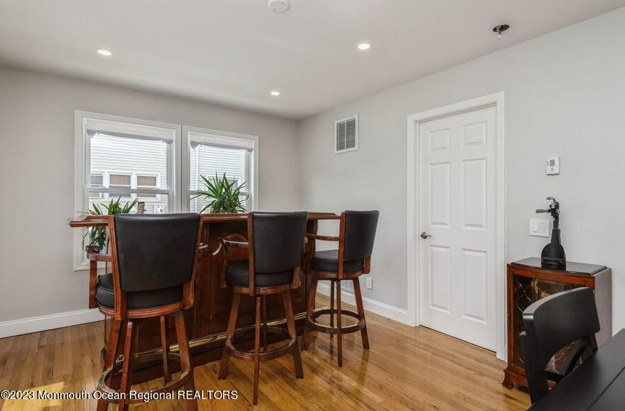 44 Amboy Rd, Matawan NJ  07747-6814 exterior