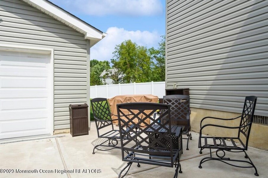 44 Amboy Rd, Matawan NJ  07747-6814 exterior