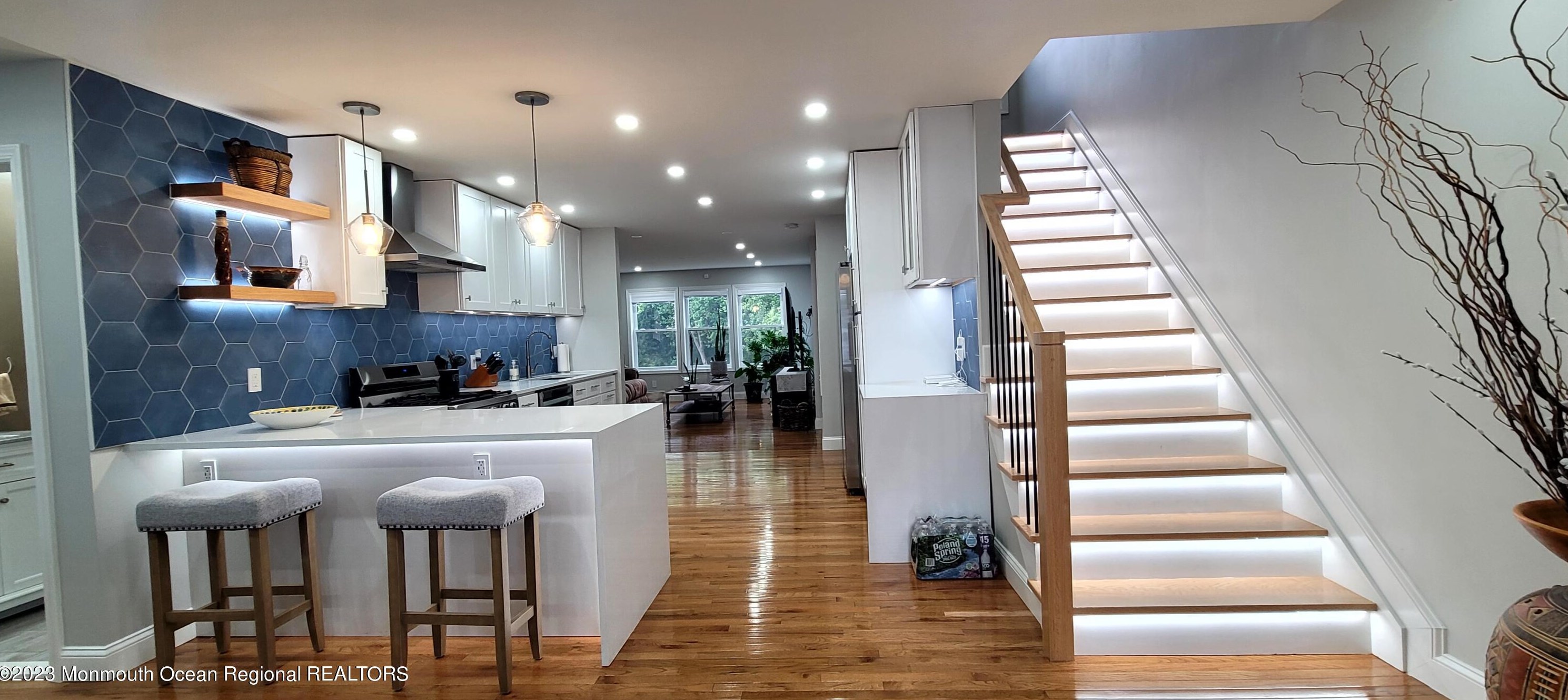 44 Amboy Rd, Matawan NJ  07747-6814 exterior