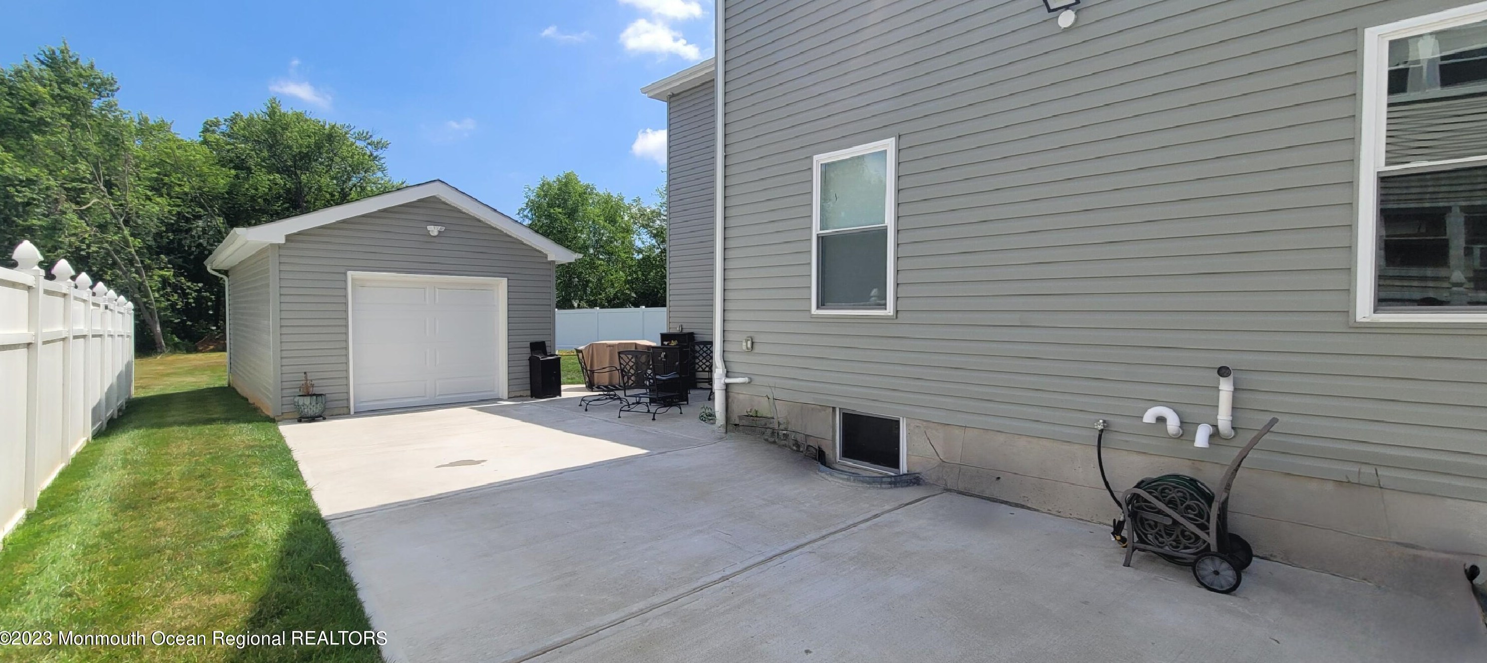 44 Amboy Rd, Matawan NJ  07747-6814 exterior