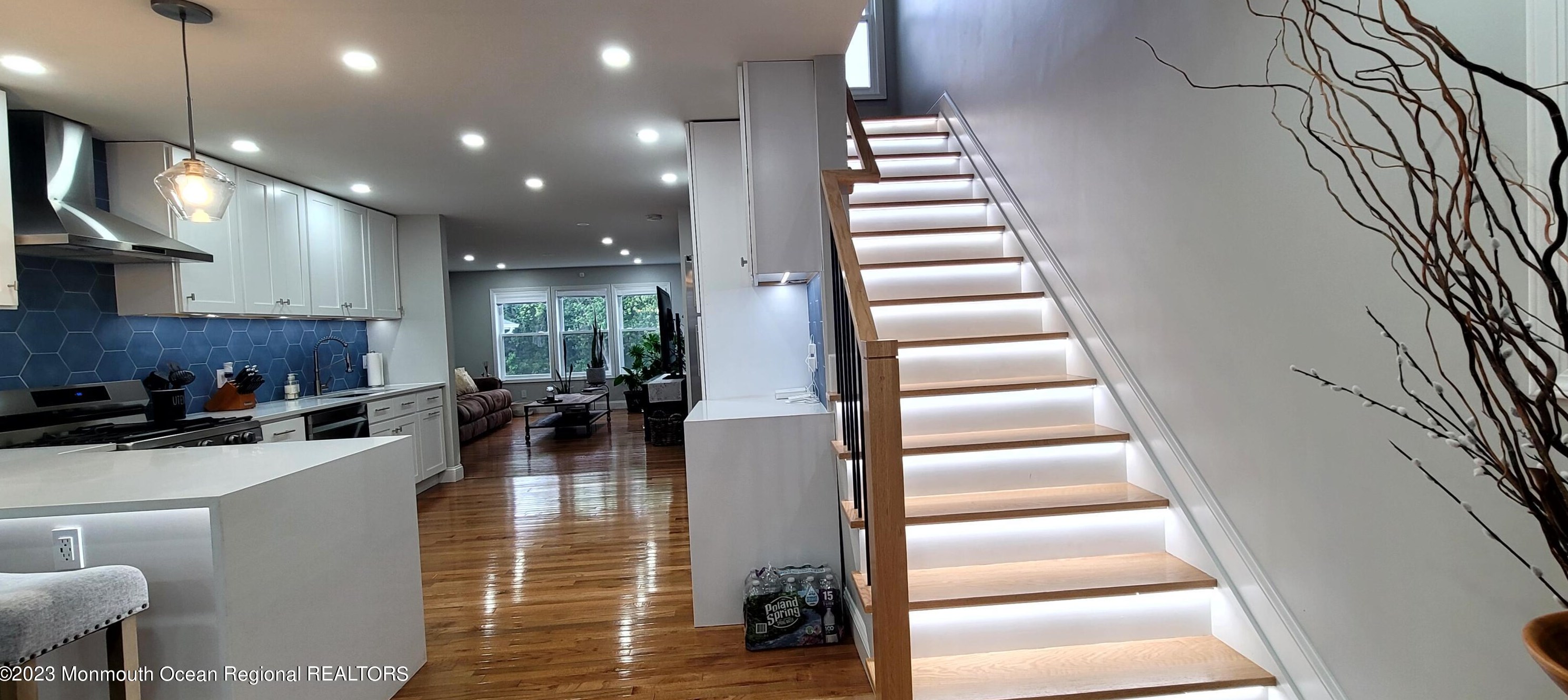 44 Amboy Rd, Matawan NJ  07747-6814 exterior