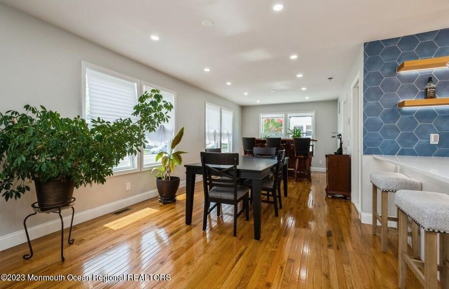 44 Amboy Rd, Matawan NJ  07747-6814 exterior