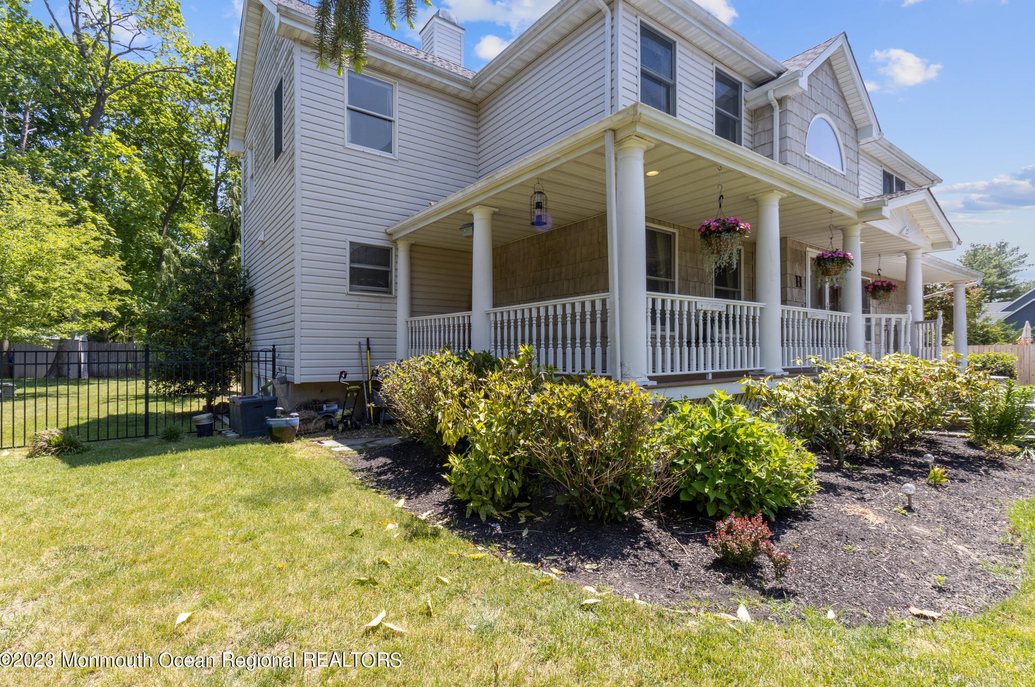 25 Trovillo Ct, Atlantic Highlands, NJ 07716