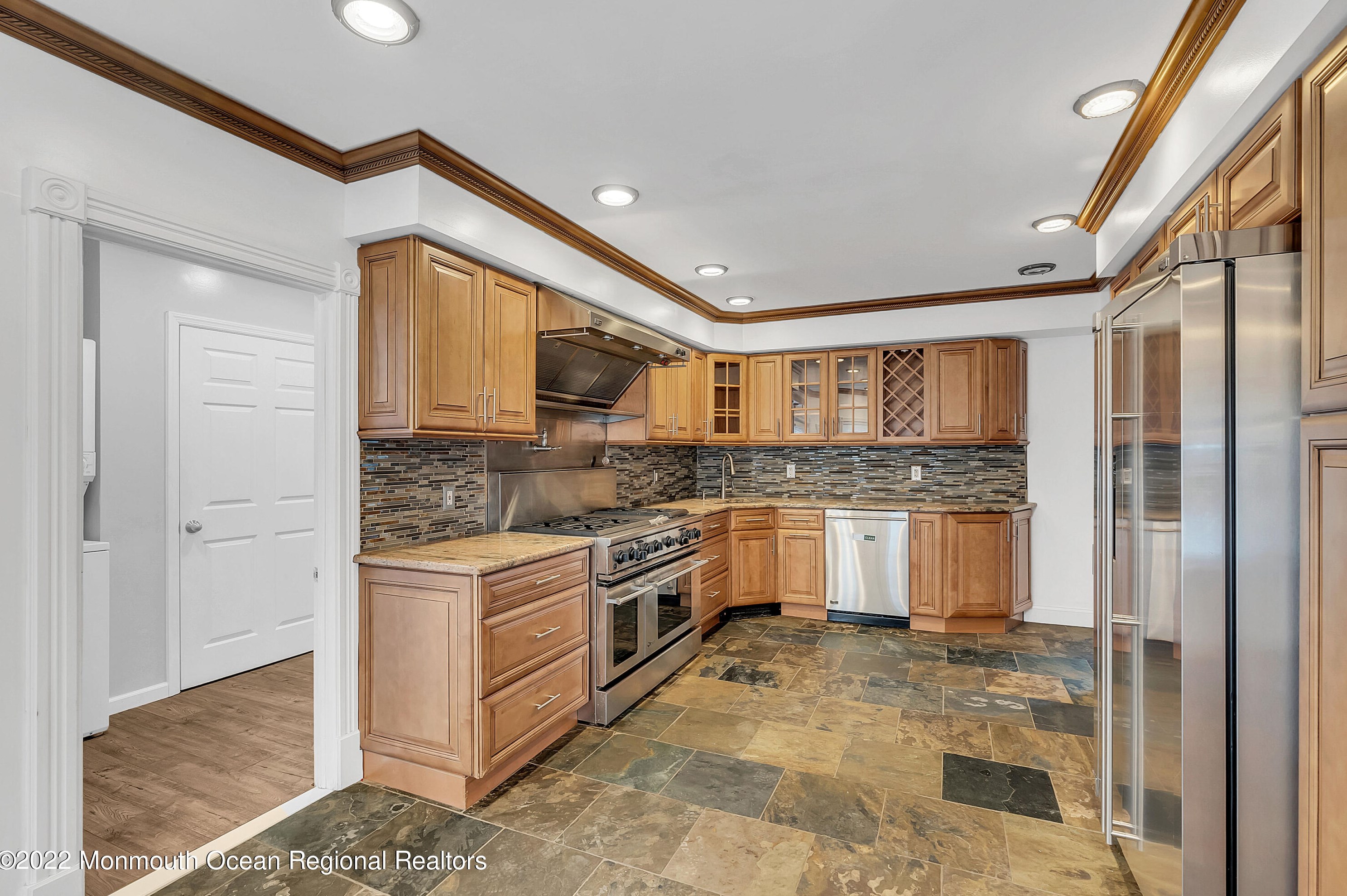 370 Park Ave, Oakhurst NJ  07755-1245 exterior