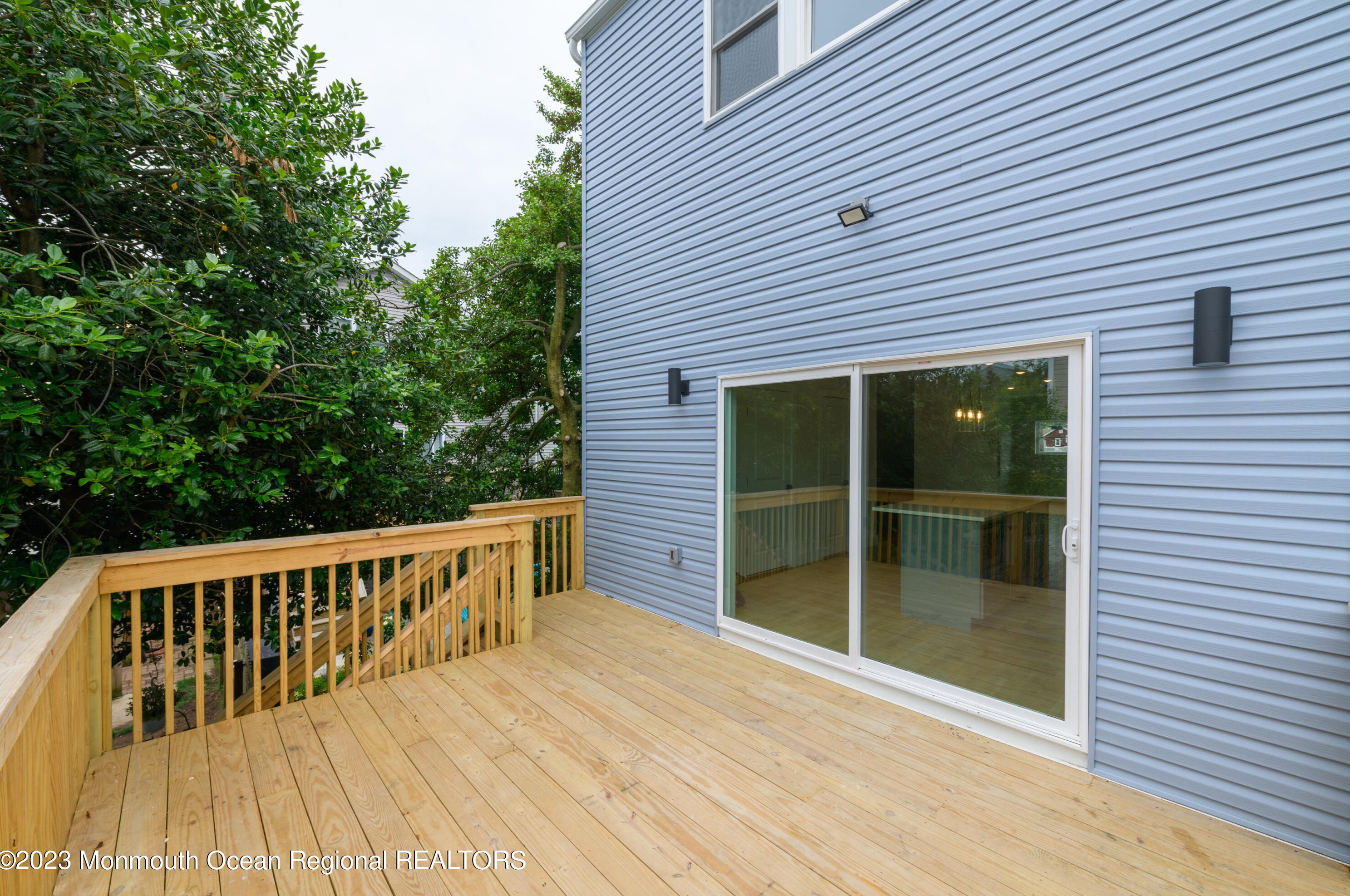 44 4th St, Monmouth Hills, NJ 07732