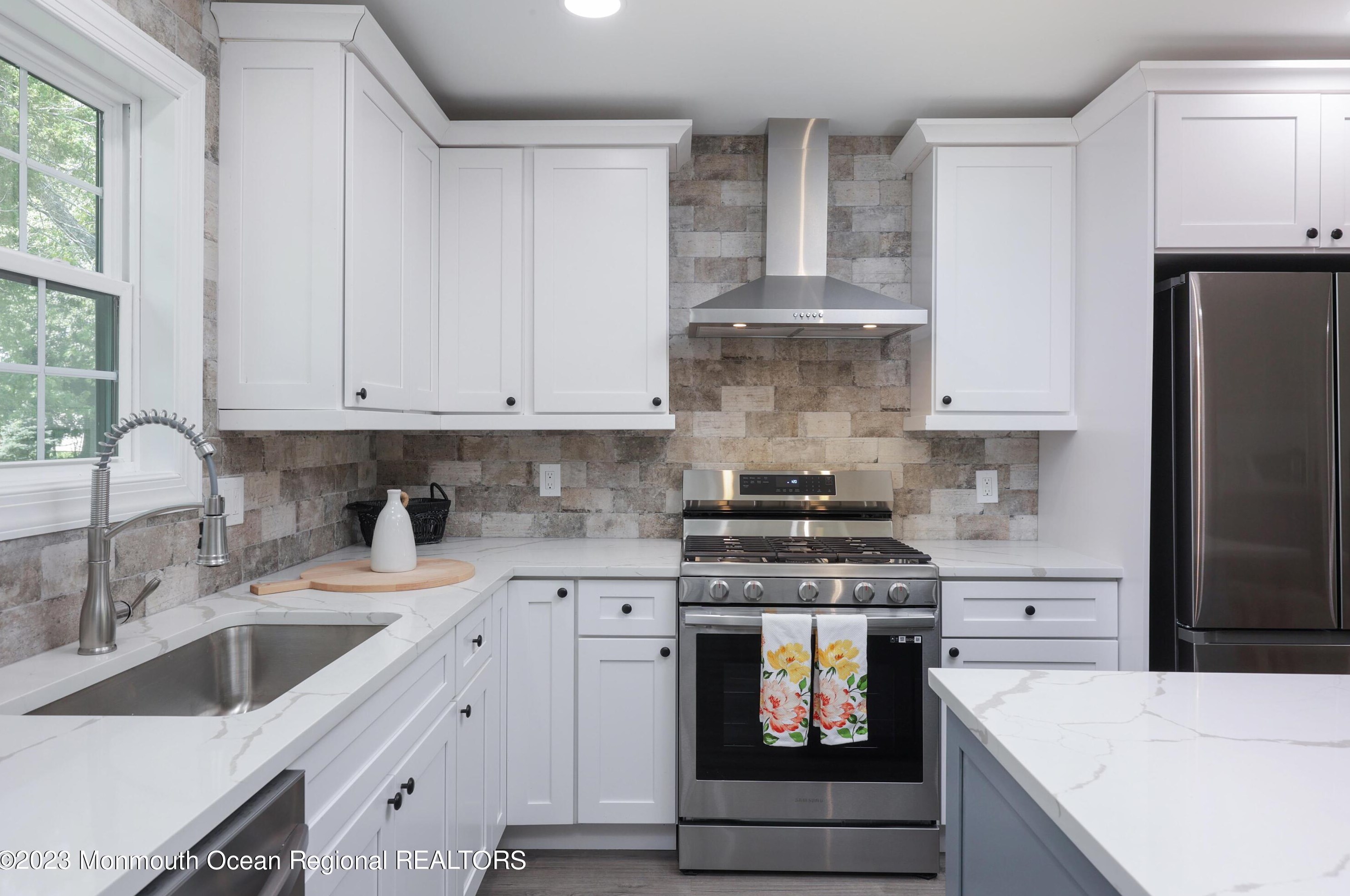 21 Stanford Dr, Toms River NJ  08757-4404 exterior