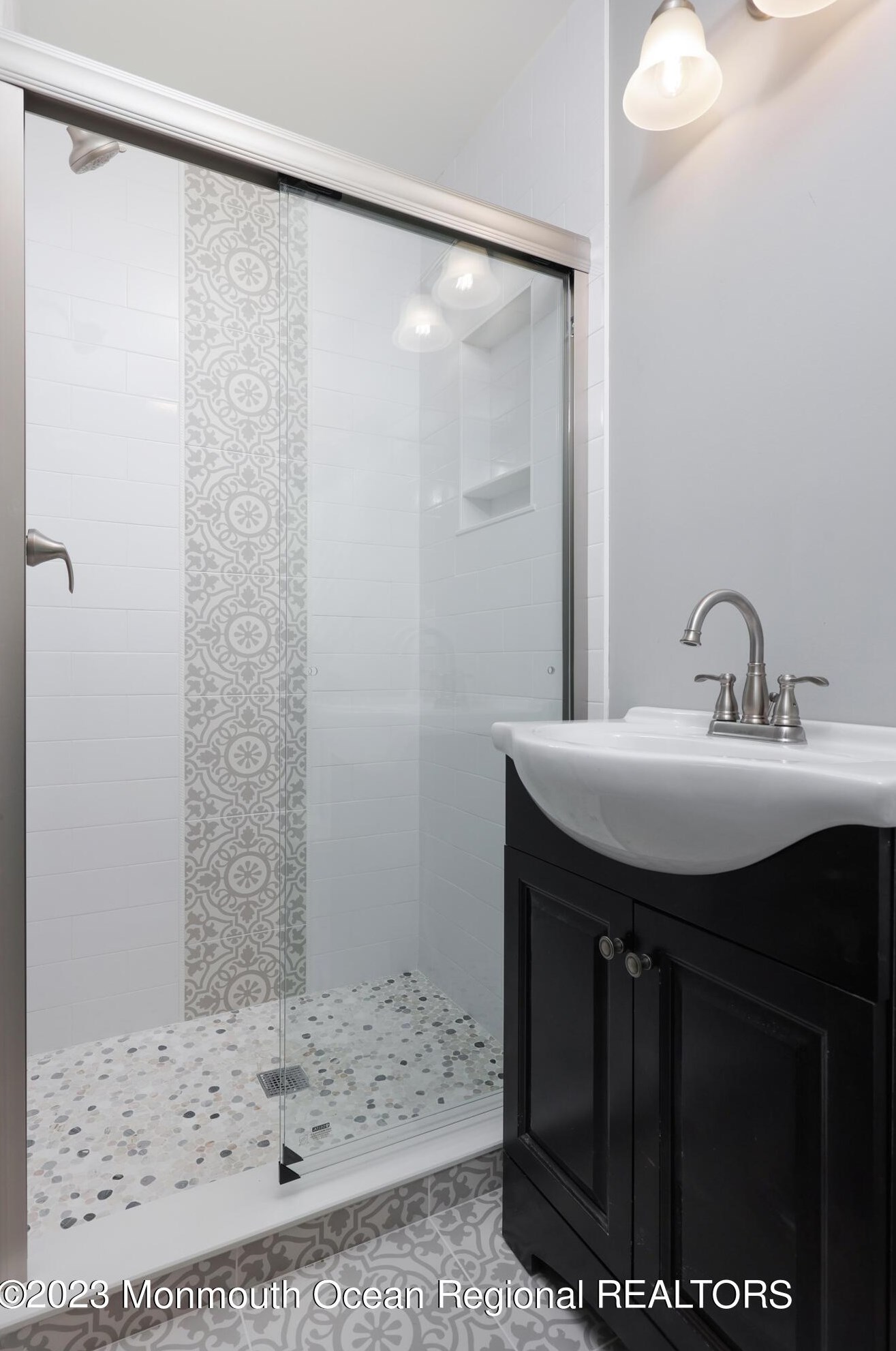 21 Stanford Dr, Toms River NJ  08757-4404 exterior