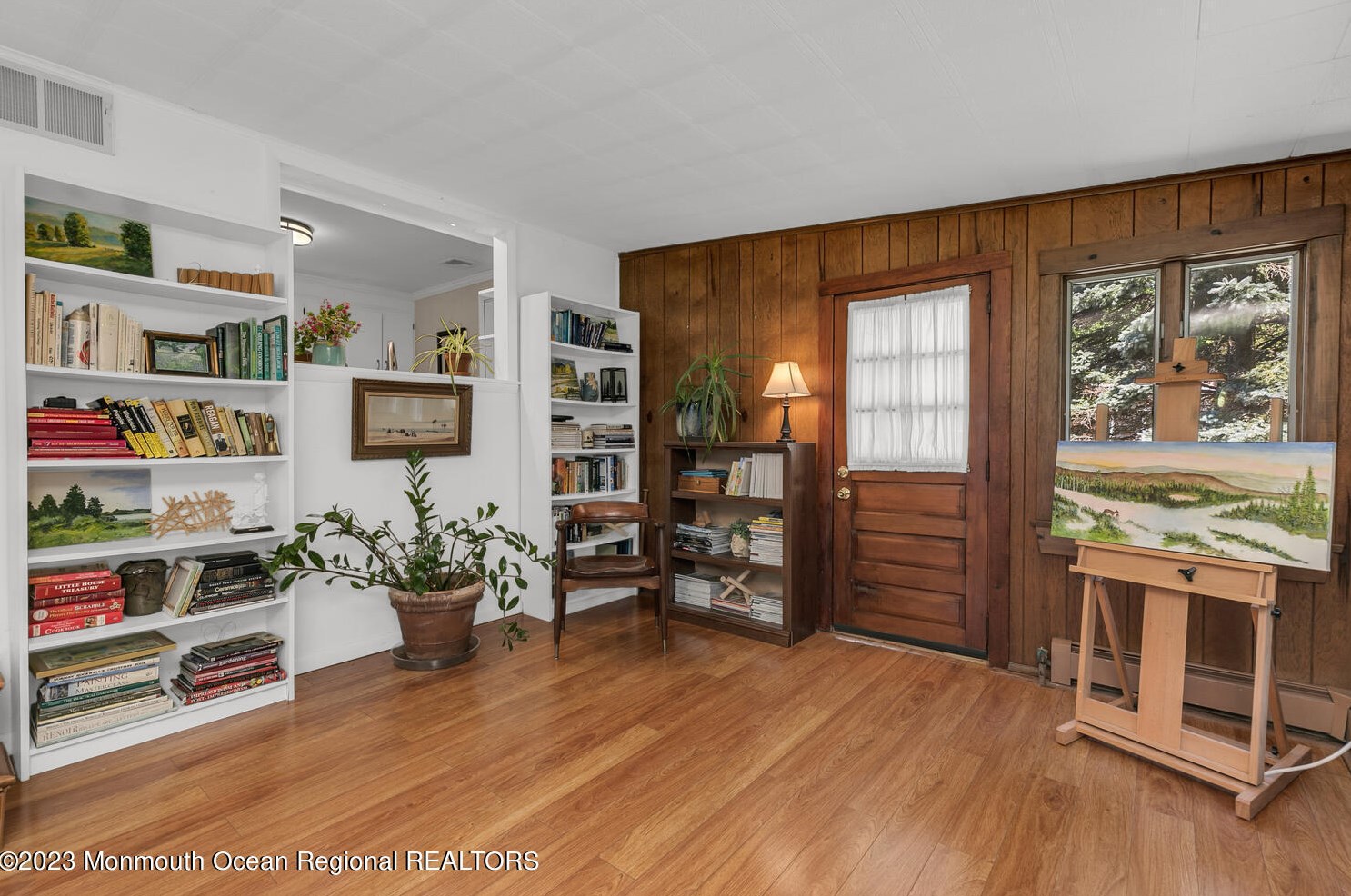 9 Wallace Ave, Oakhurst NJ 07755-1212 exterior