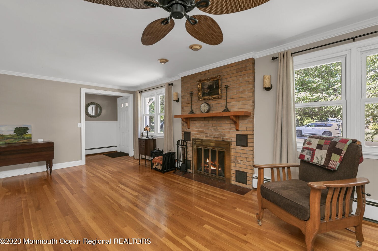 9 Wallace Ave, Oakhurst NJ 07755-1212 exterior