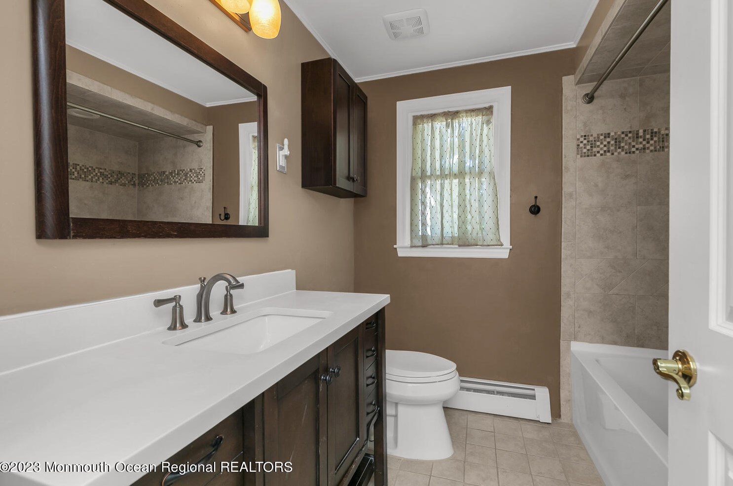 9 Wallace Ave, Oakhurst NJ 07755-1212 exterior