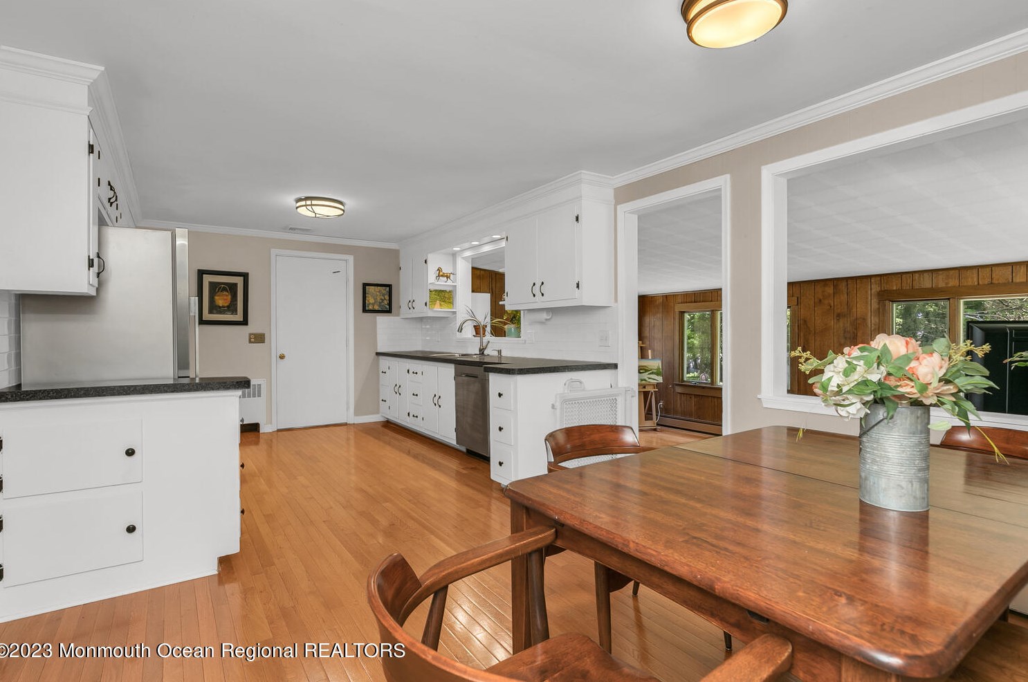 9 Wallace Ave, Oakhurst NJ 07755-1212 exterior