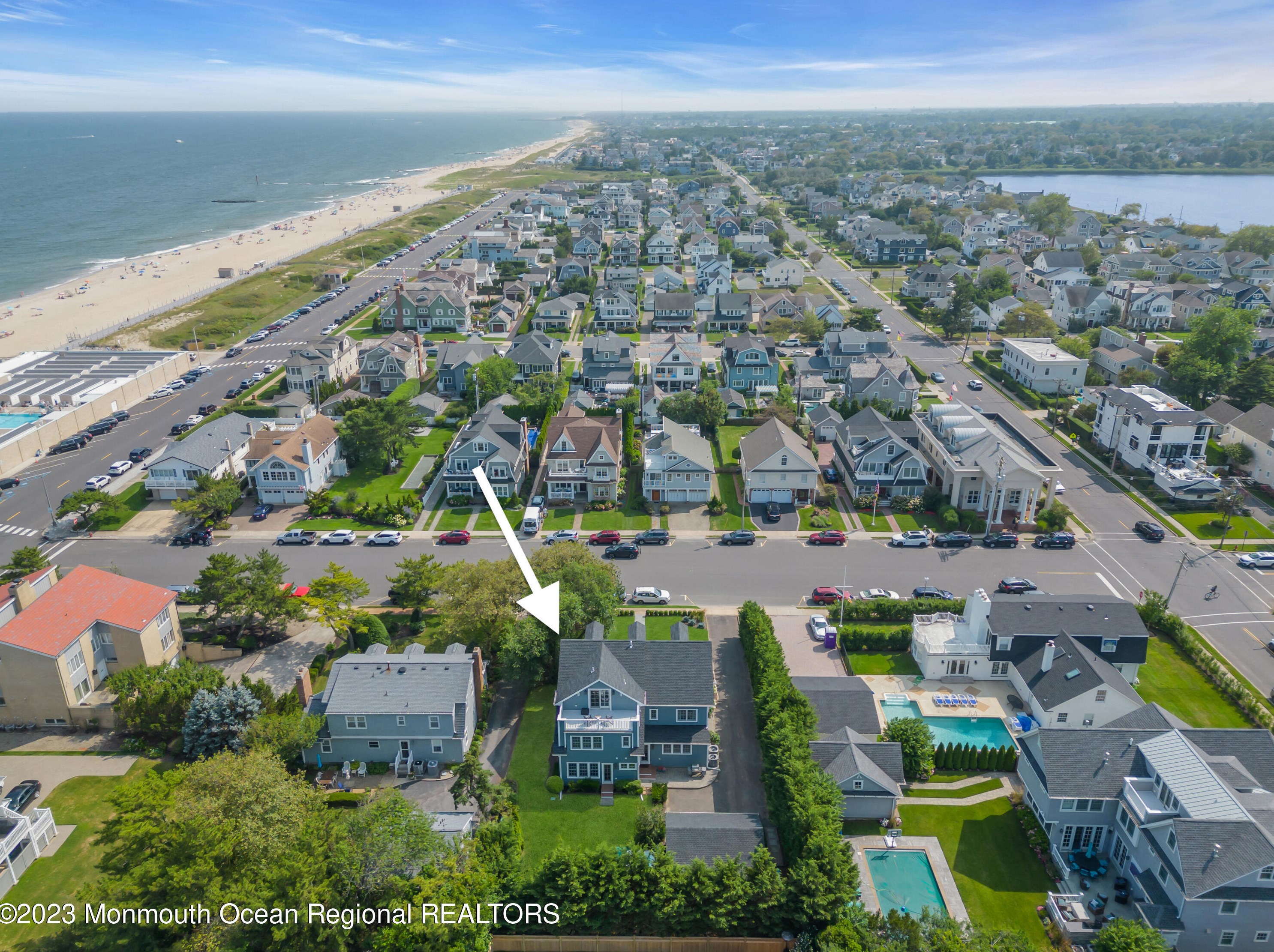 12 Atlantic Ave, Wall Township NJ 08736-1202 exterior