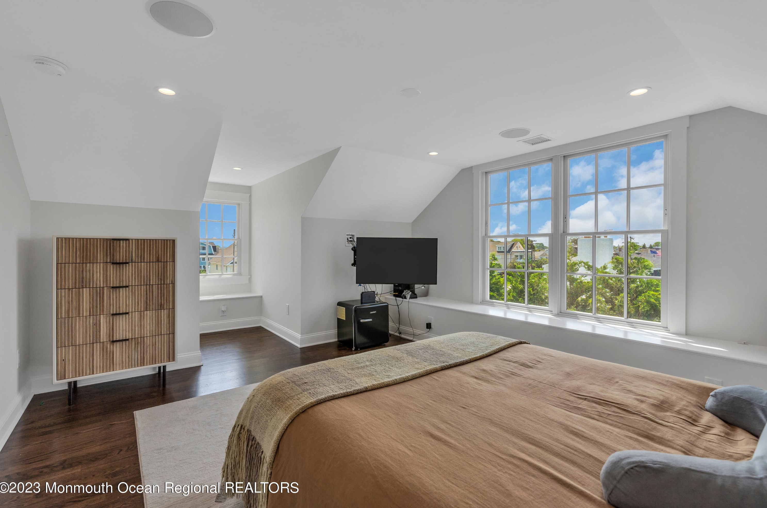 12 Atlantic Ave, Wall Township NJ 08736-1202 exterior