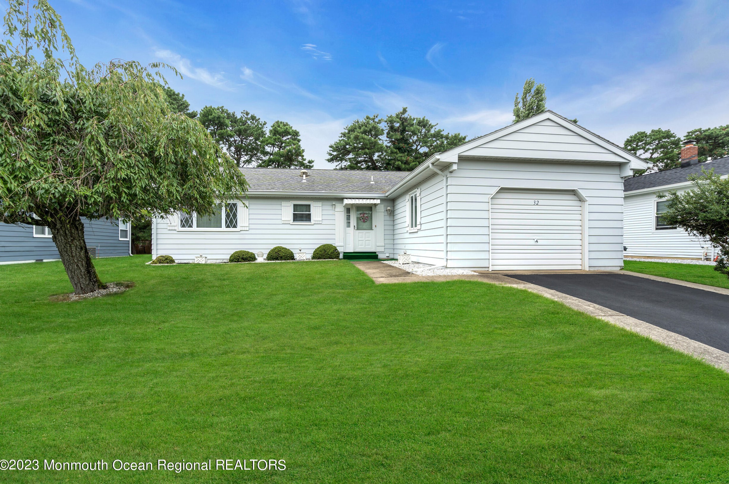 32 Exitir St, Toms River NJ 08757-5922 exterior