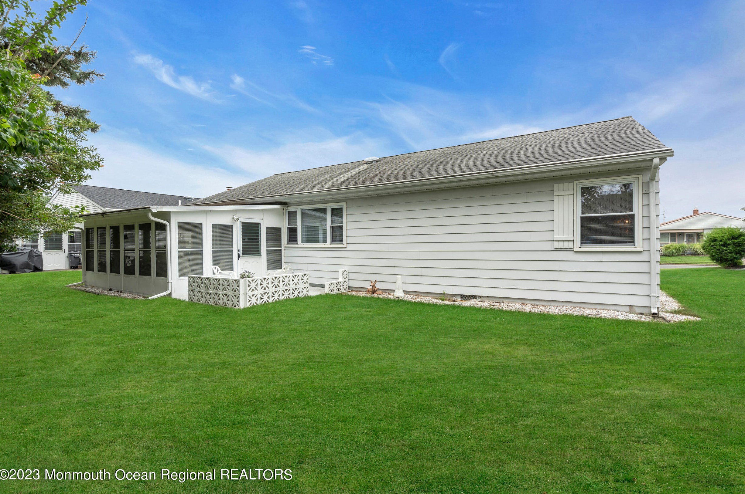 32 Exitir St, Toms River NJ 08757-5922 exterior