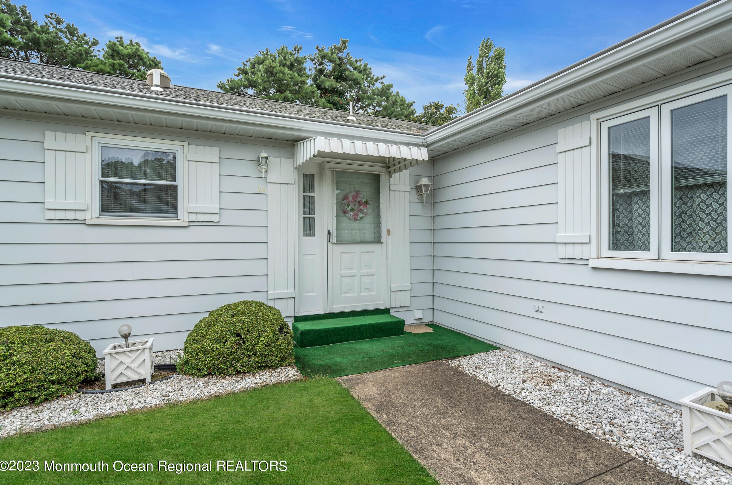 32 Exitir St, Toms River NJ 08757-5922 exterior