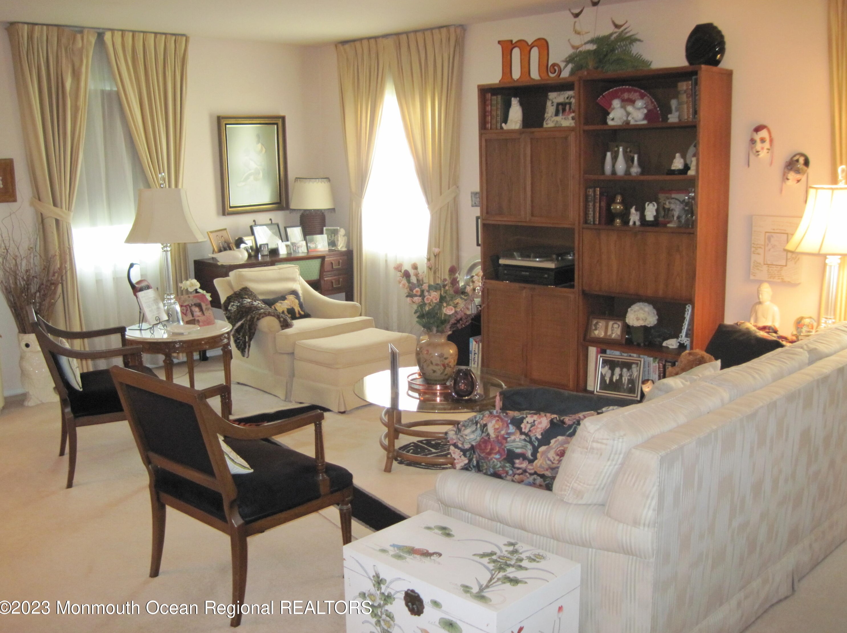 93 Avondale Ln, Matawan NJ 07747-1239 exterior