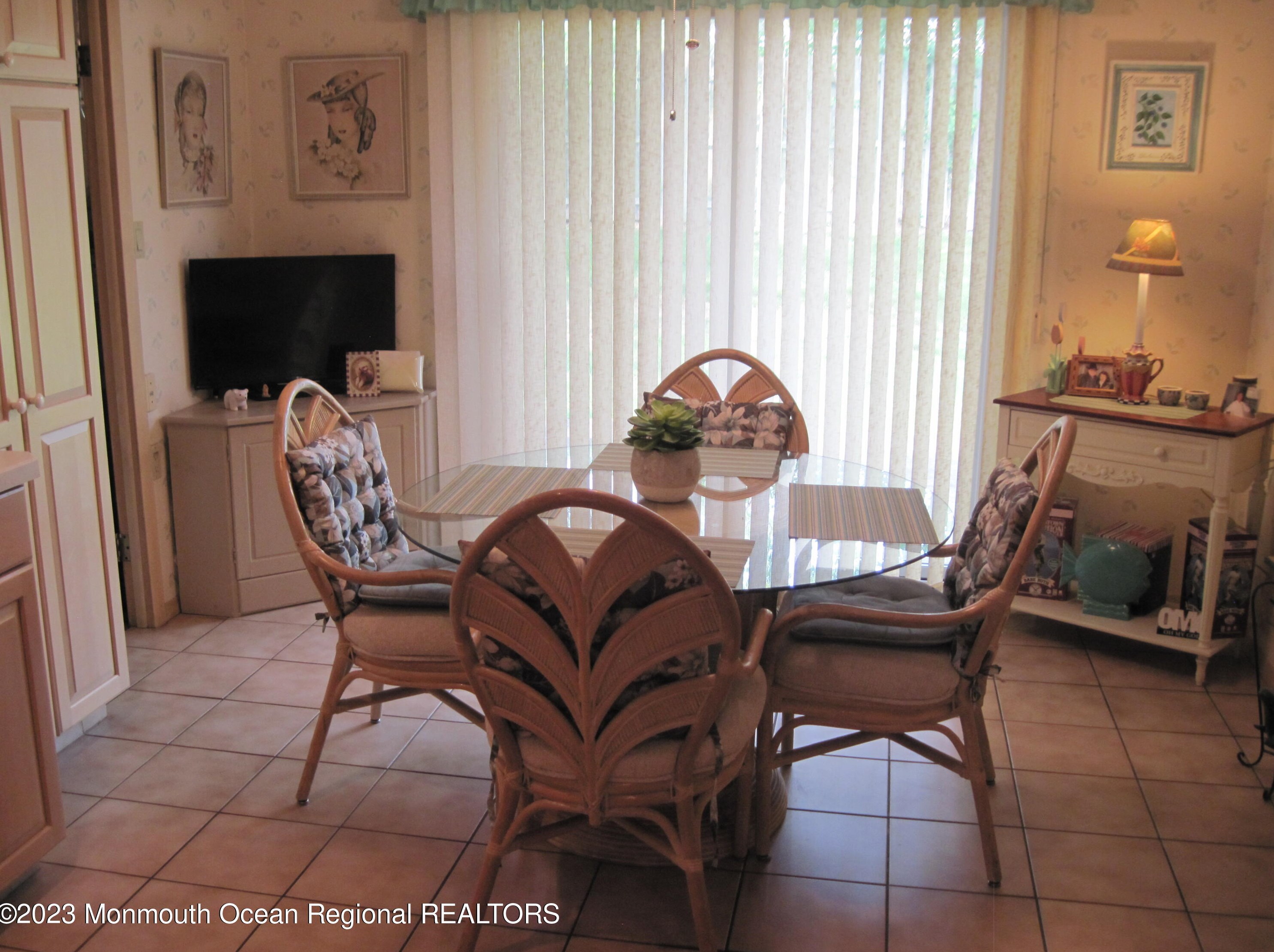 93 Avondale Ln, Matawan NJ 07747-1239 exterior