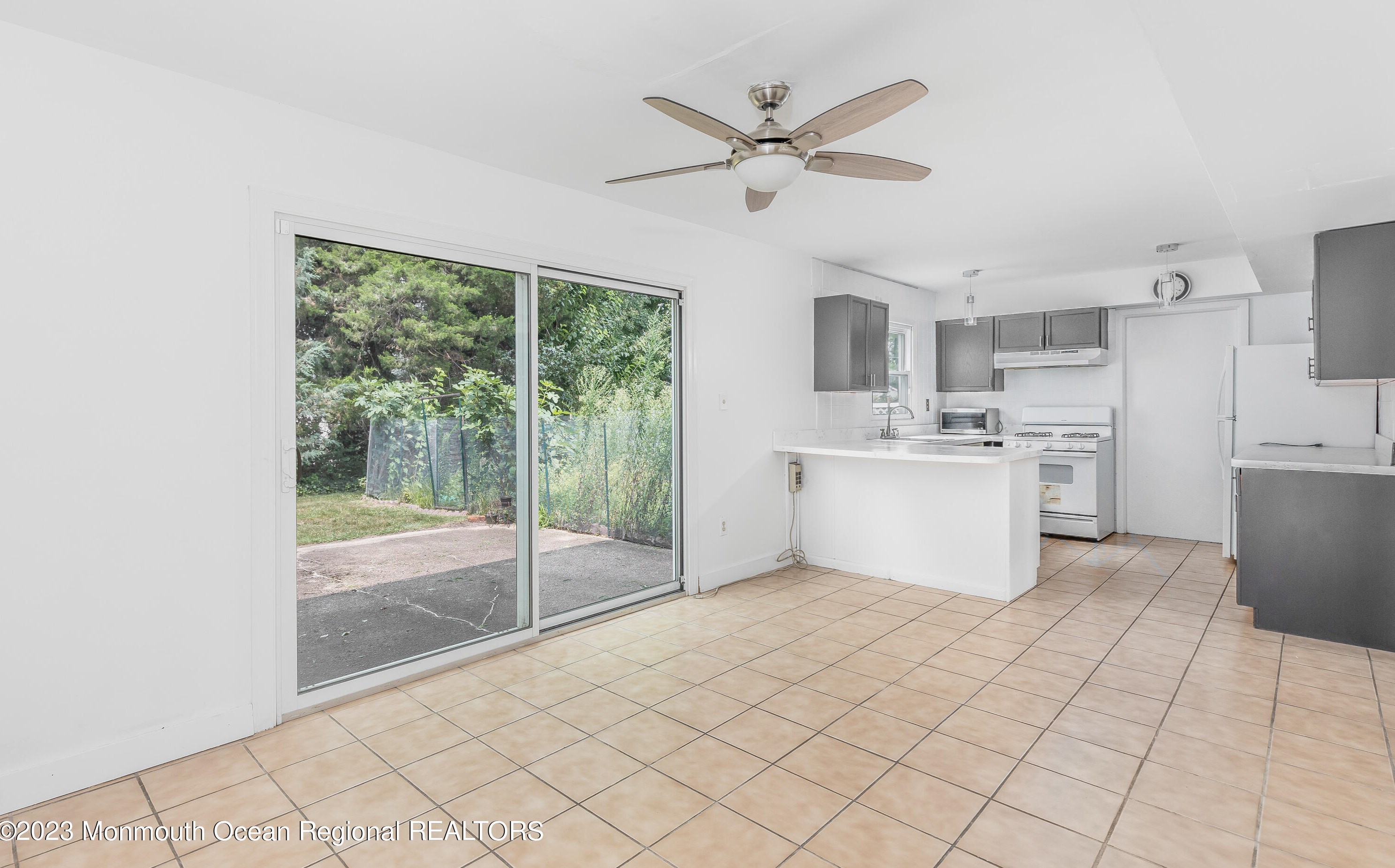 84 Ivy Way, Matawan NJ 07747-1730 exterior