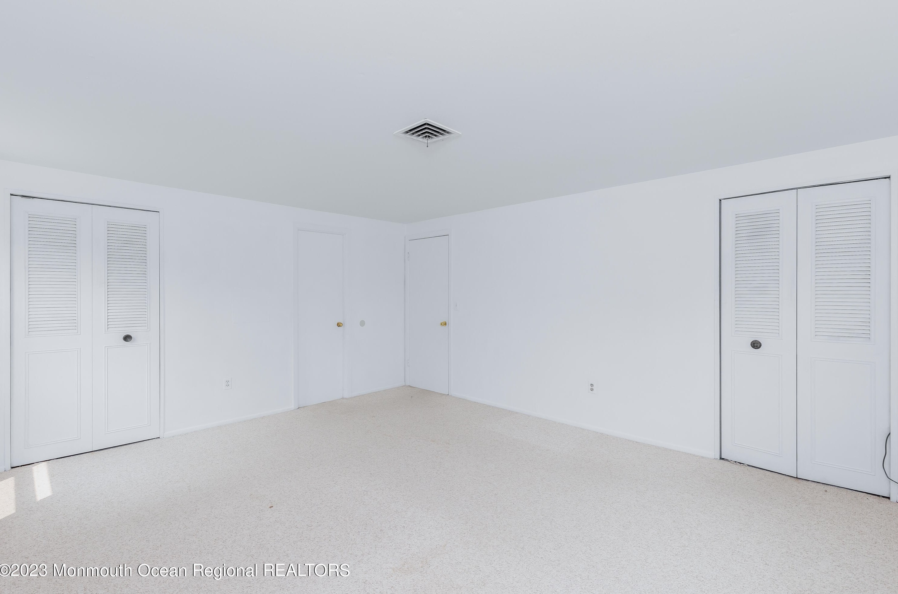 84 Ivy Way, Matawan NJ 07747-1730 exterior