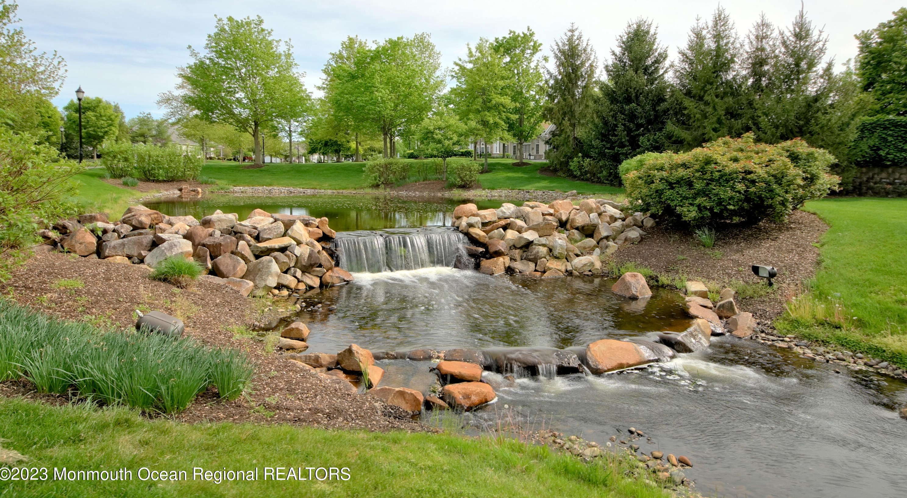 27 Plantation Way, Upper Freehold NJ 08501-1870 exterior