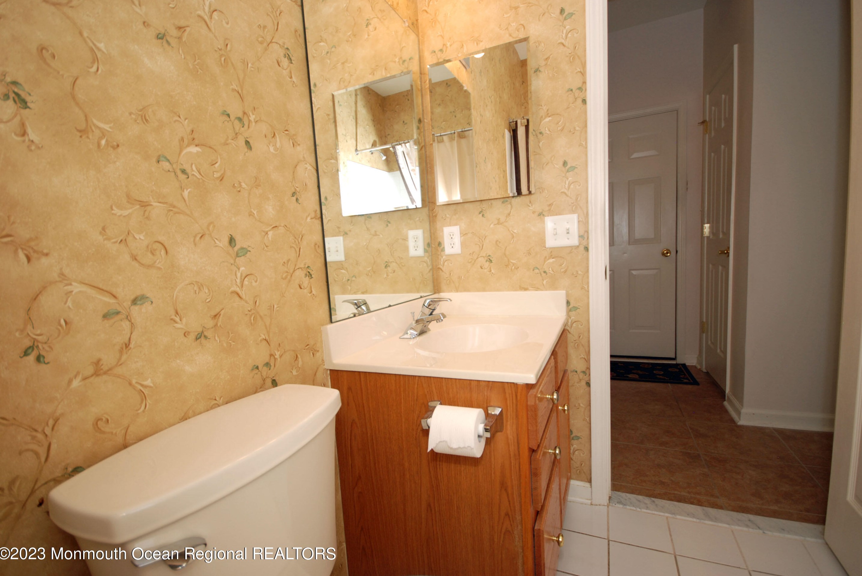 27 Plantation Way, Upper Freehold NJ 08501-1870 exterior