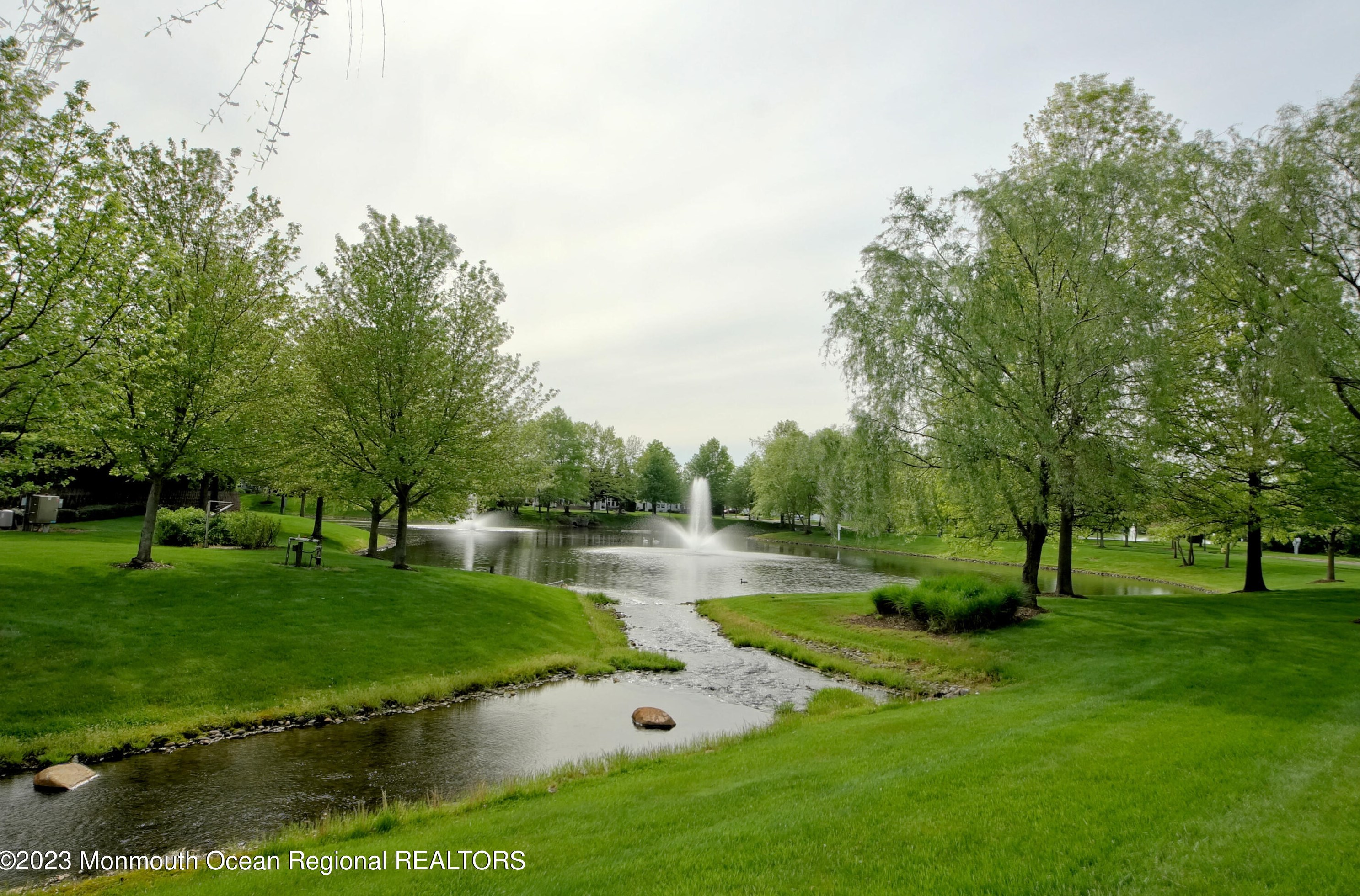 27 Plantation Way, Upper Freehold NJ 08501-1870 exterior