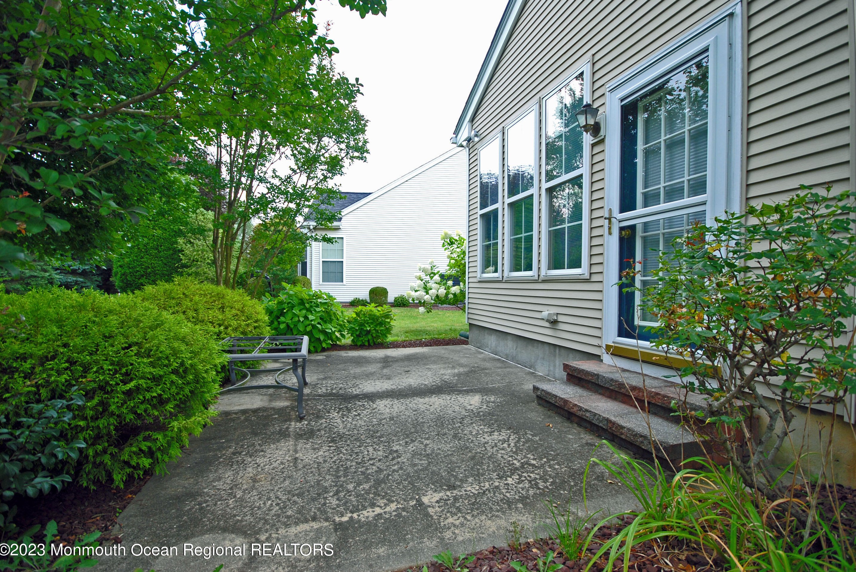 27 Plantation Way, Upper Freehold NJ 08501-1870 exterior