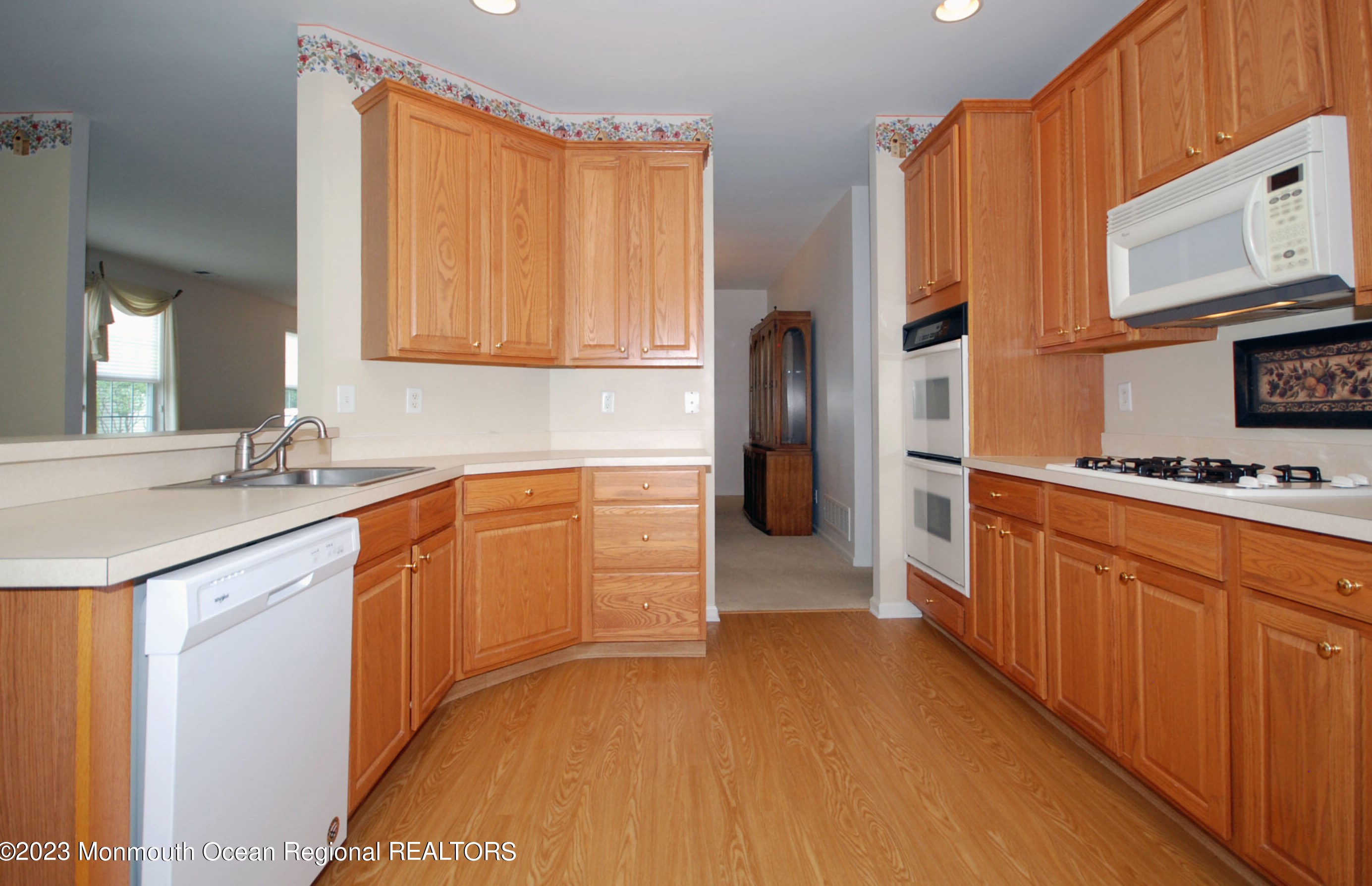 27 Plantation Way, Upper Freehold NJ 08501-1870 exterior