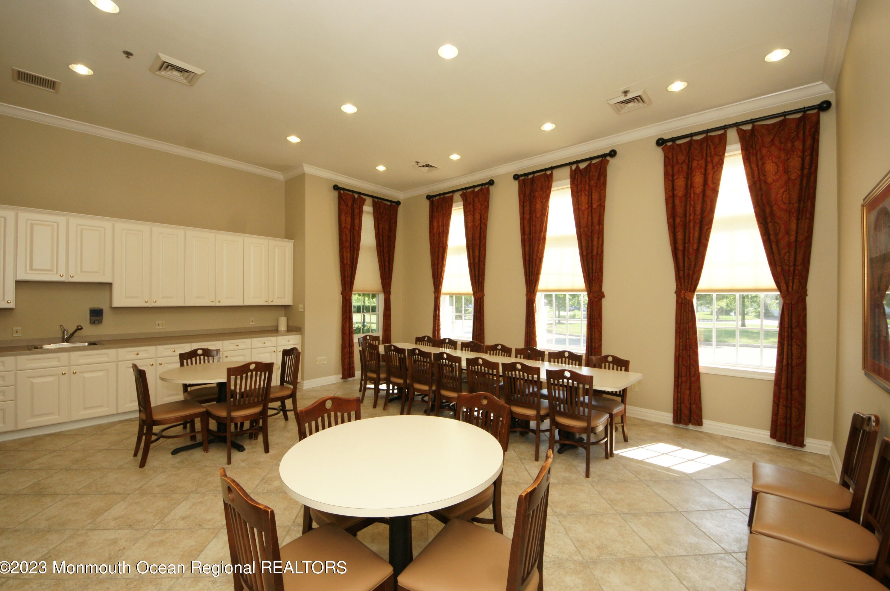 27 Plantation Way, Upper Freehold NJ 08501-1870 exterior