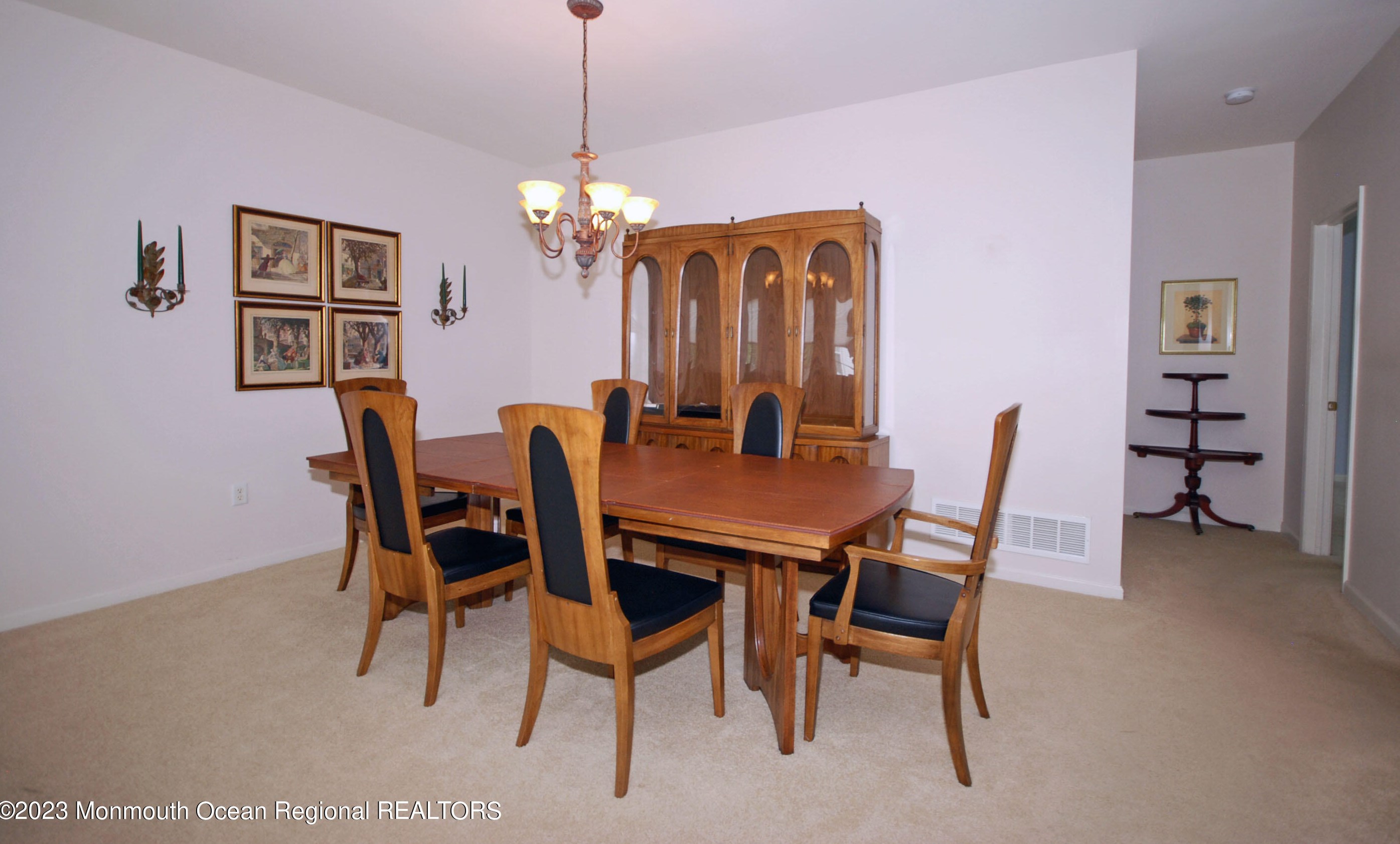 27 Plantation Way, Upper Freehold NJ 08501-1870 exterior