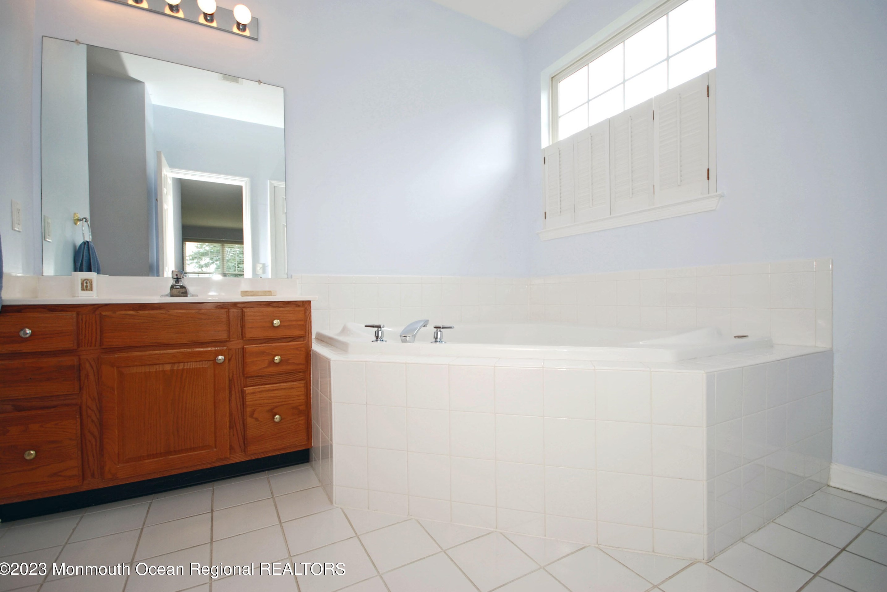 27 Plantation Way, Upper Freehold NJ 08501-1870 exterior