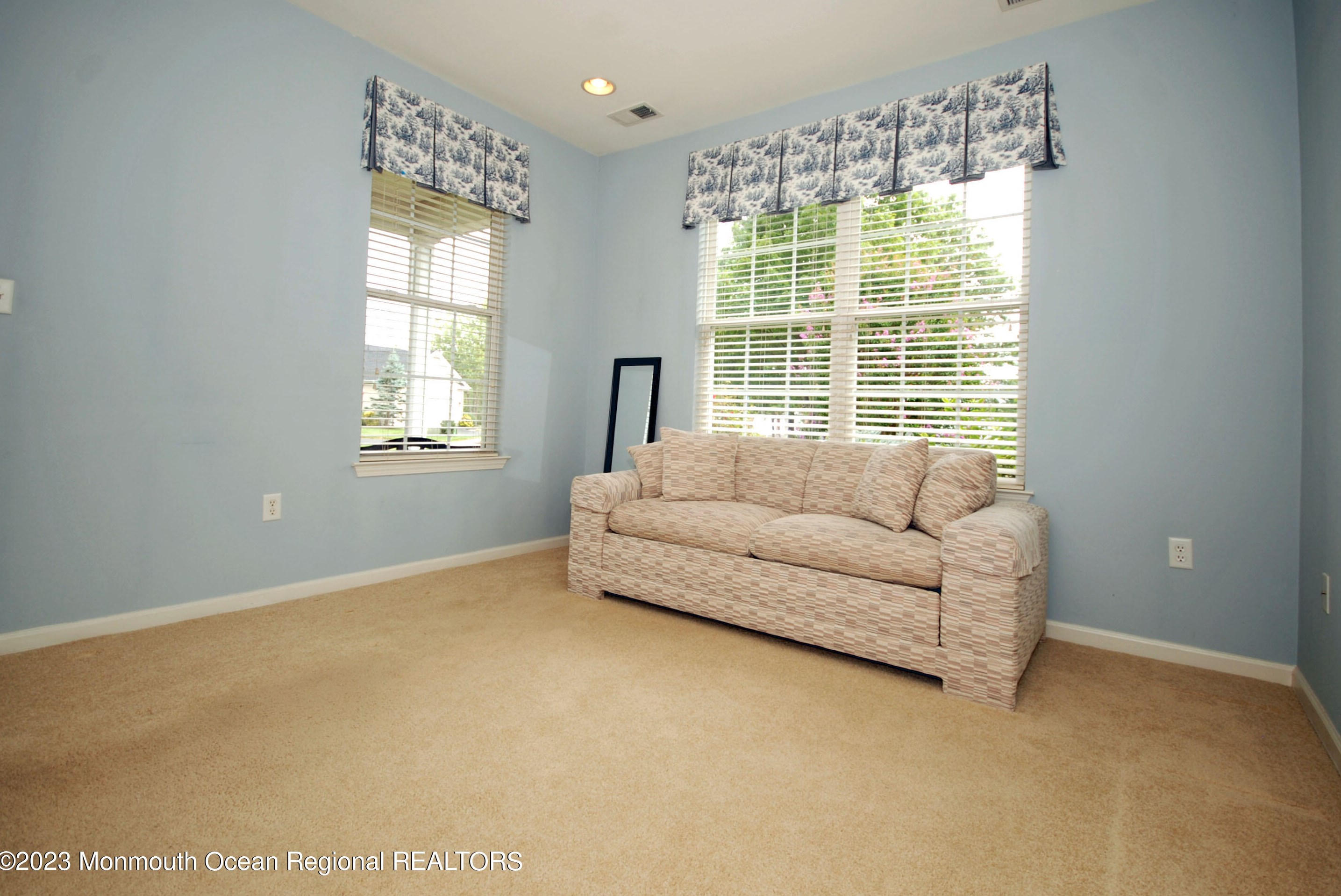 27 Plantation Way, Upper Freehold NJ 08501-1870 exterior