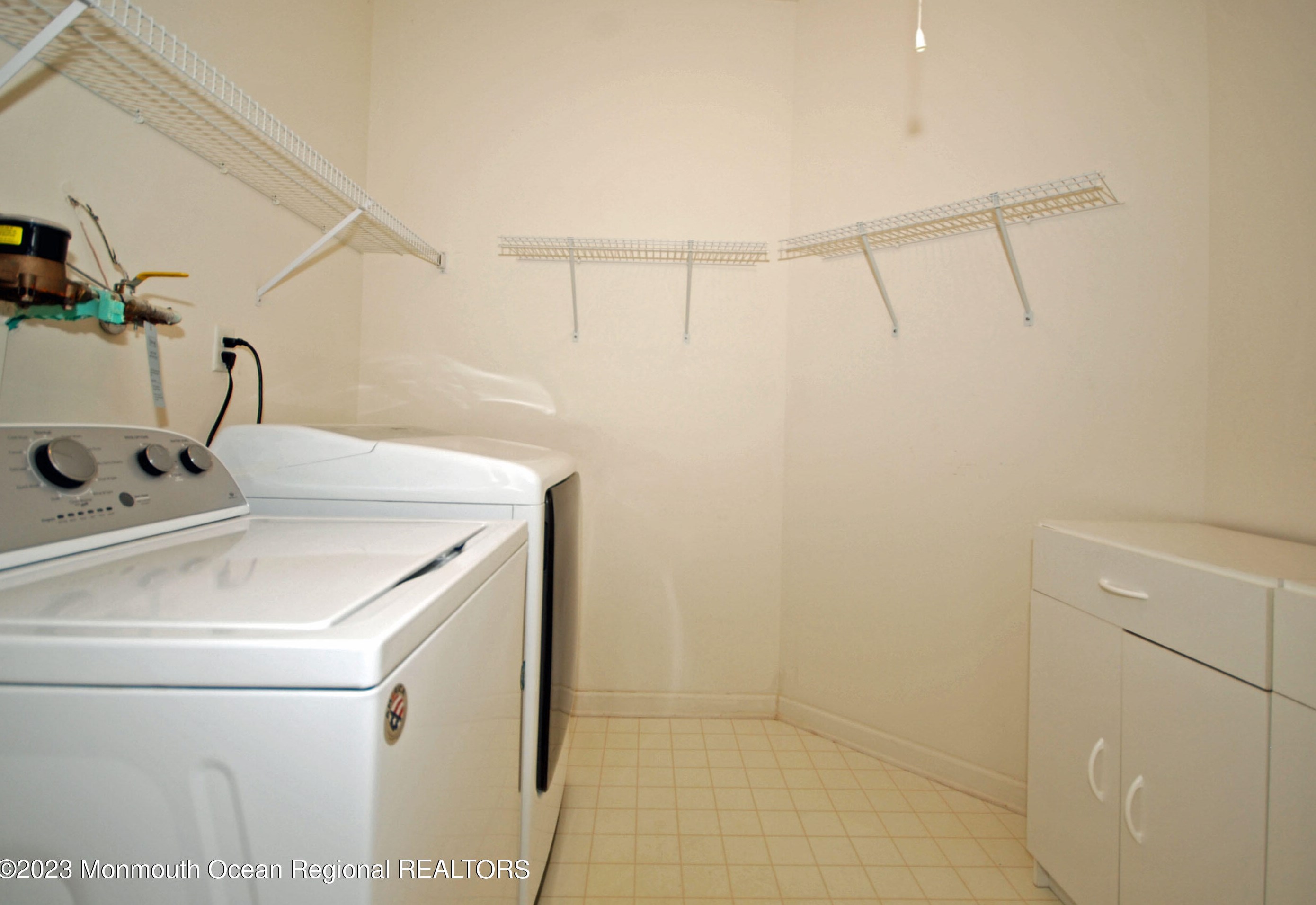 27 Plantation Way, Upper Freehold NJ 08501-1870 exterior