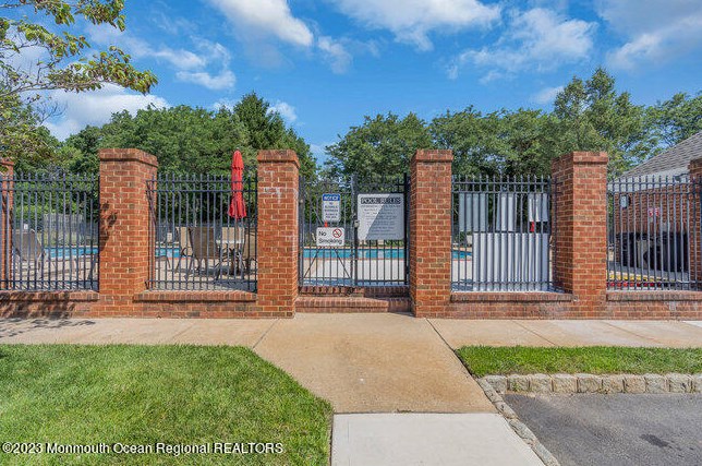 1401 King George Ln, Toms River NJ 08753-3363 exterior