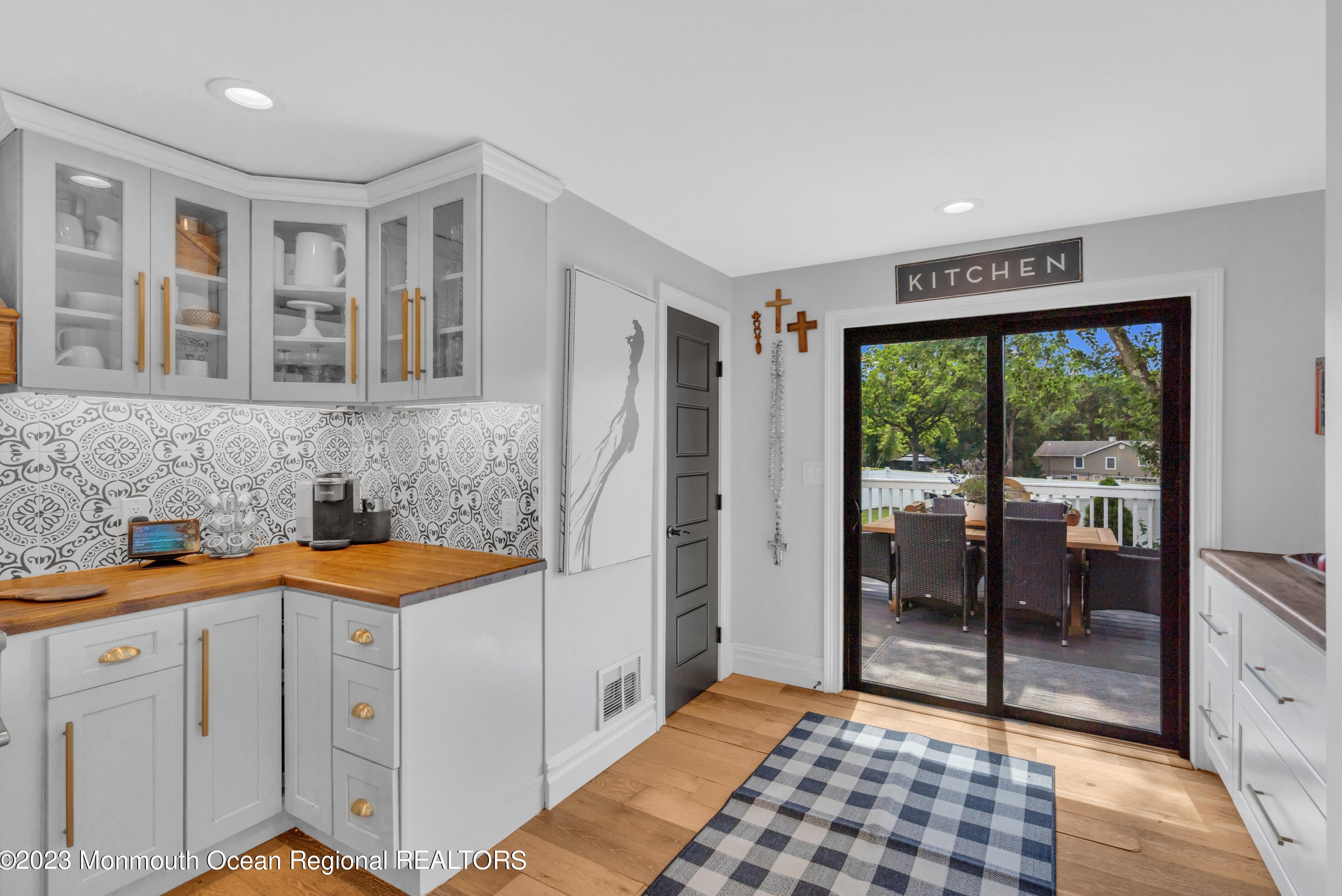 68 Crine Rd, Vanderburg NJ  07722-1409 exterior