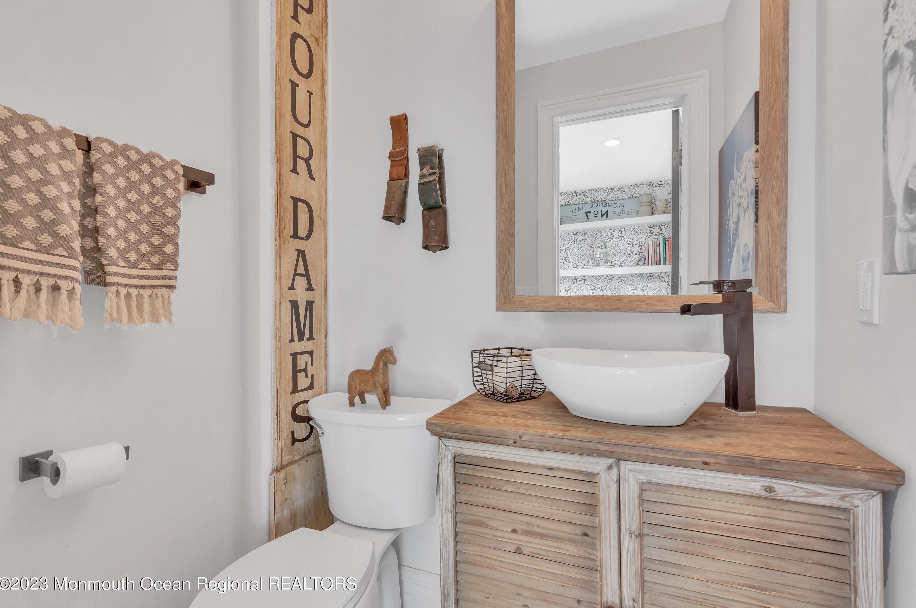 68 Crine Rd, Vanderburg NJ  07722-1409 exterior