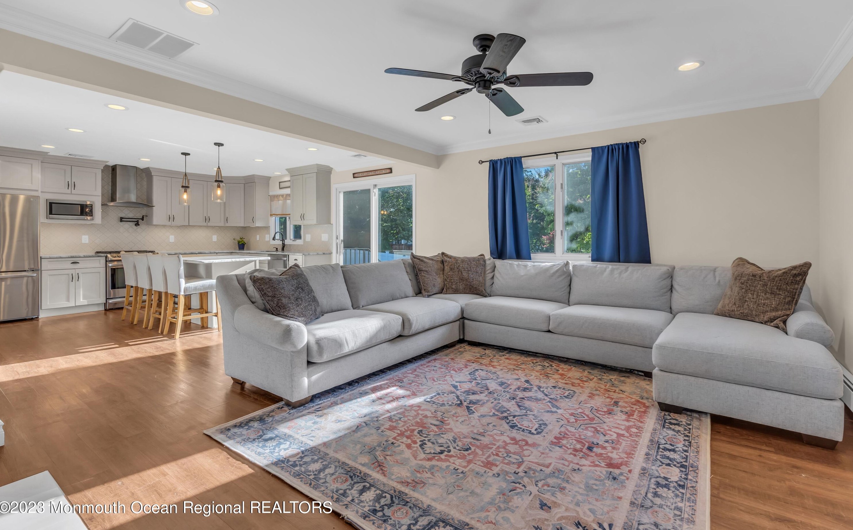 1 Marie Elaine Ct, Oakhurst NJ 07755-1483 exterior