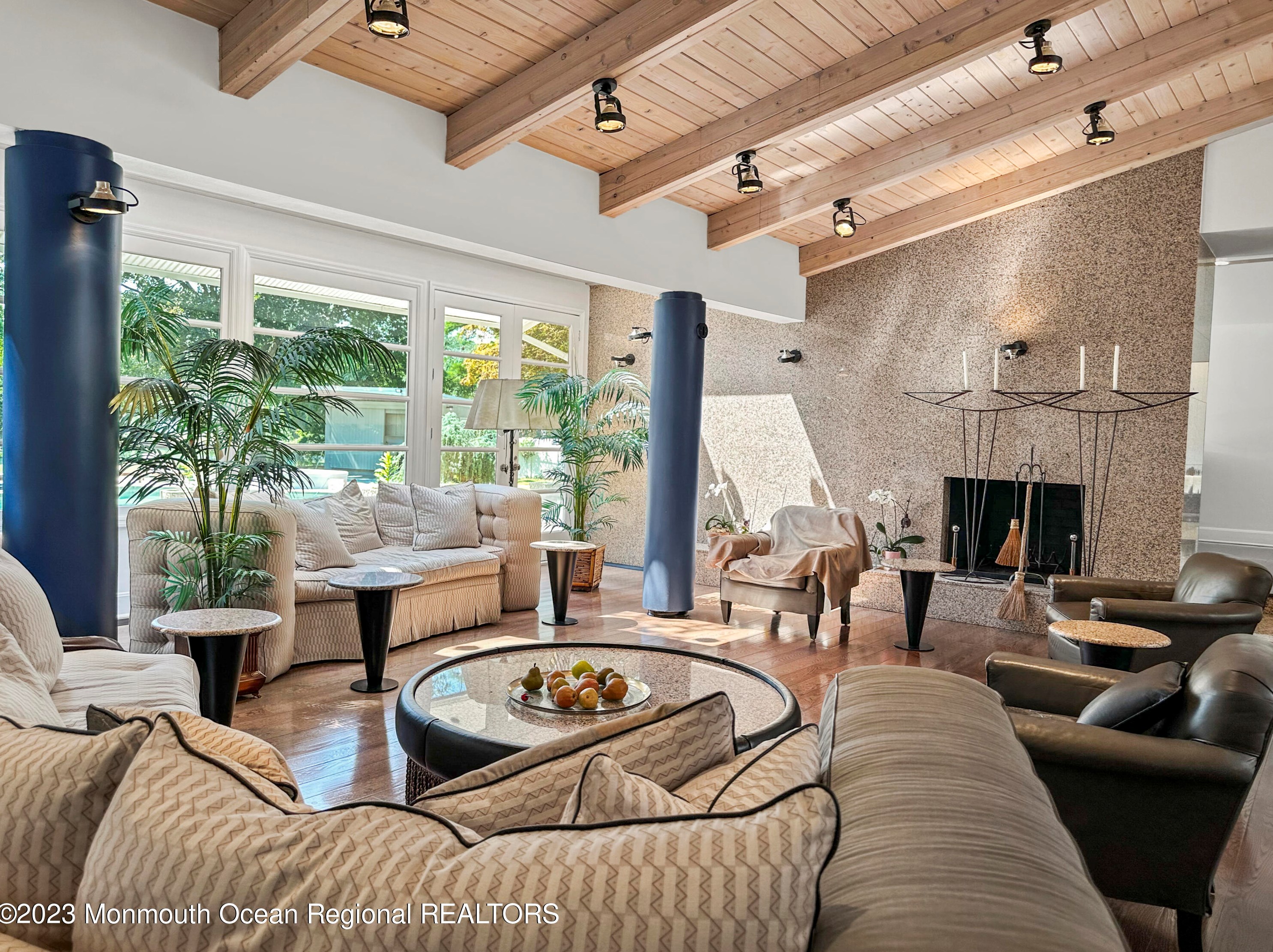 208 Maplewood Ave, Oakhurst NJ 07755-1618 exterior