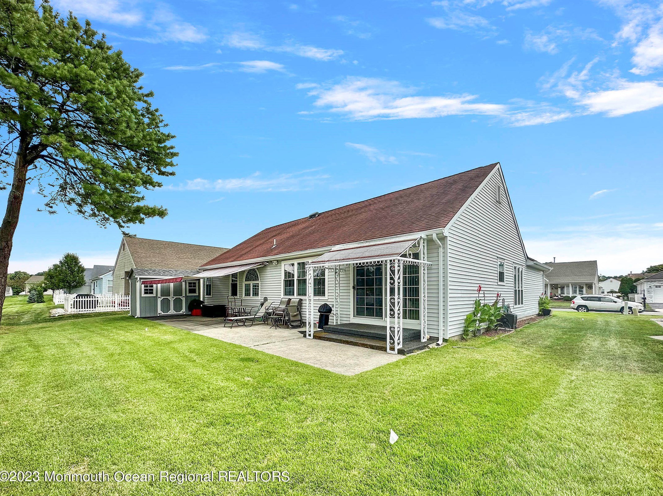 3 Sandhurst Ct, Toms River NJ  08757-6564 exterior