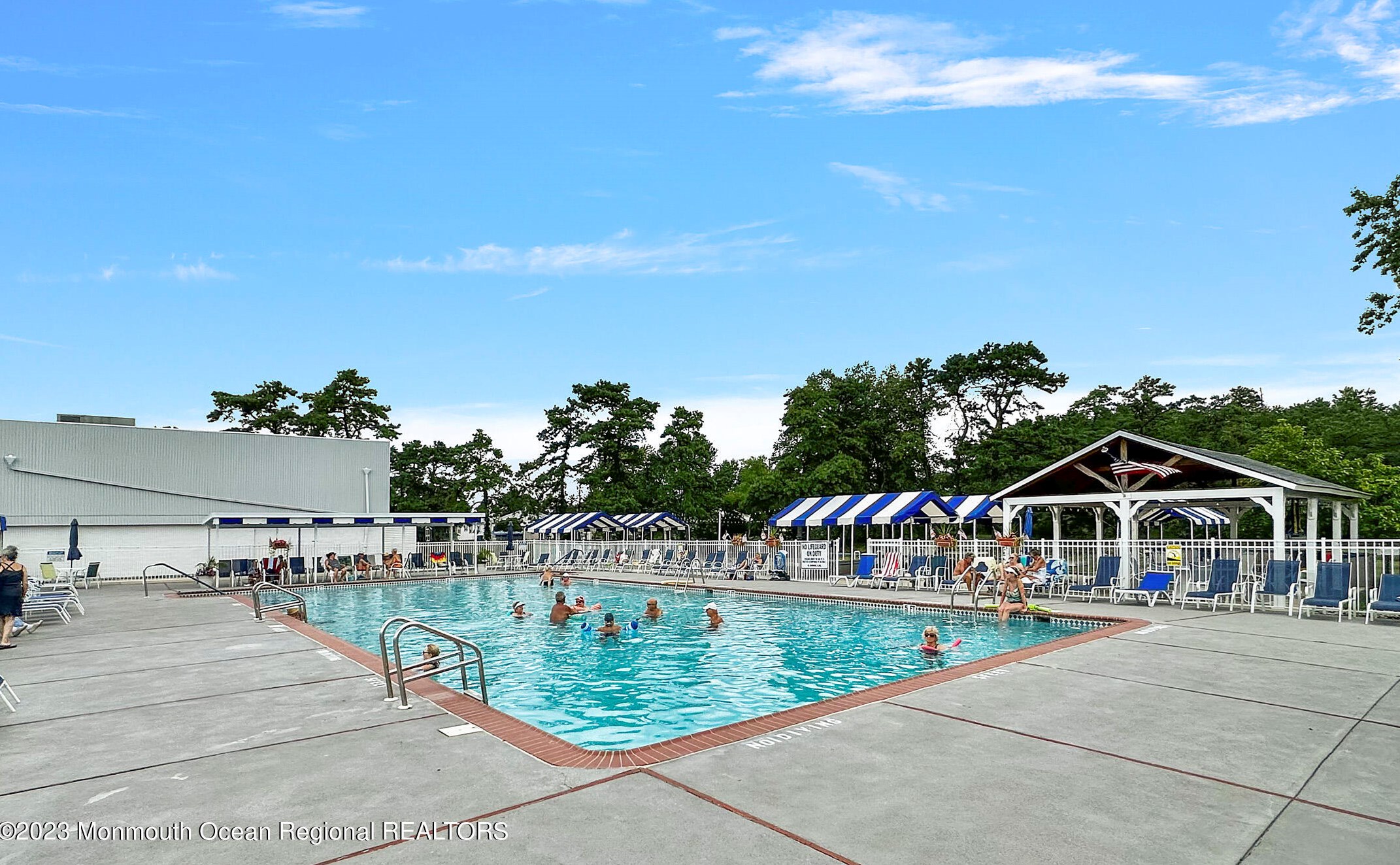 3 Sandhurst Ct, Toms River NJ  08757-6564 exterior