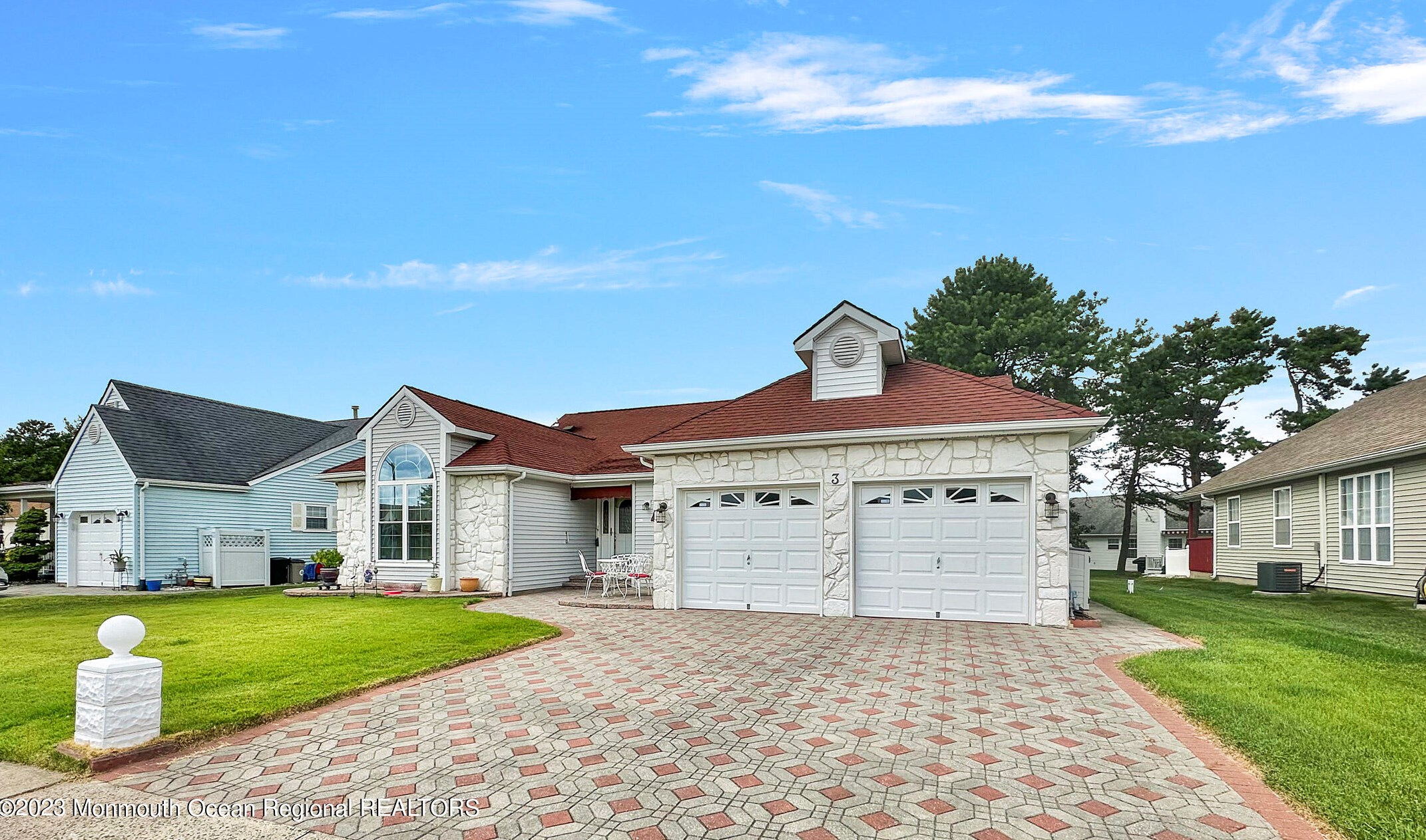 3 Sandhurst Ct, Toms River NJ  08757-6564 exterior