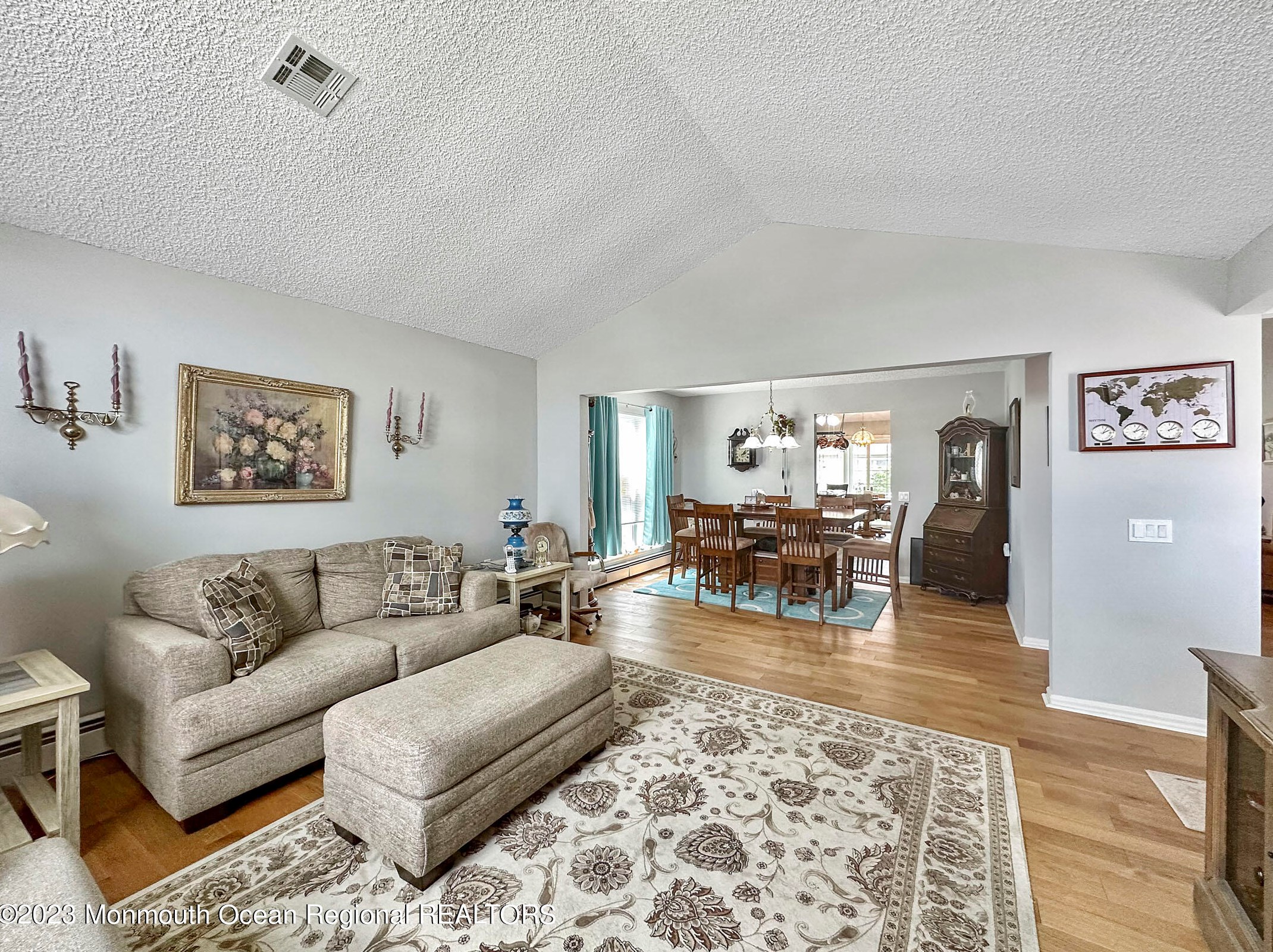 3 Sandhurst Ct, Toms River NJ  08757-6564 exterior