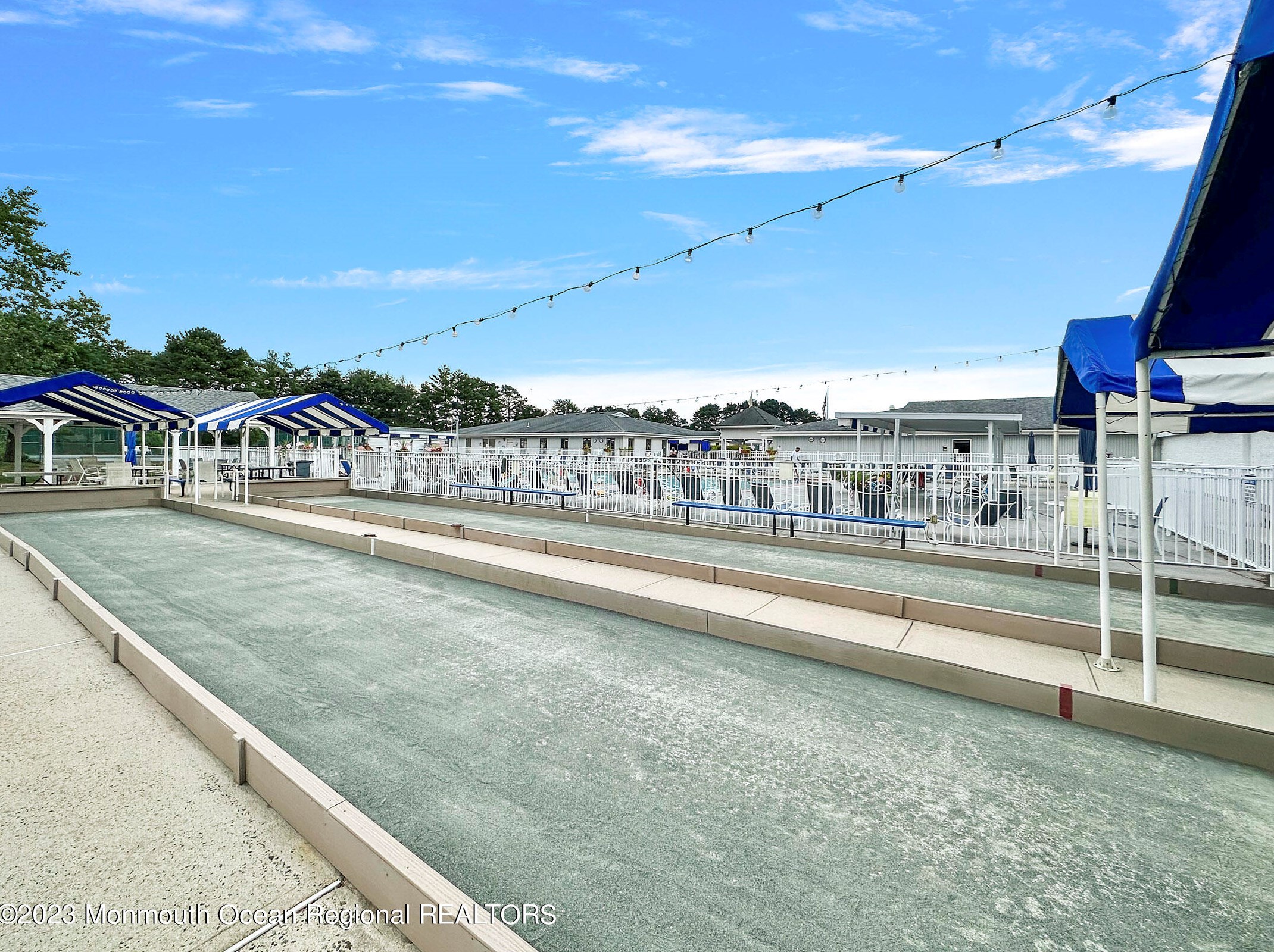 3 Sandhurst Ct, Toms River NJ  08757-6564 exterior