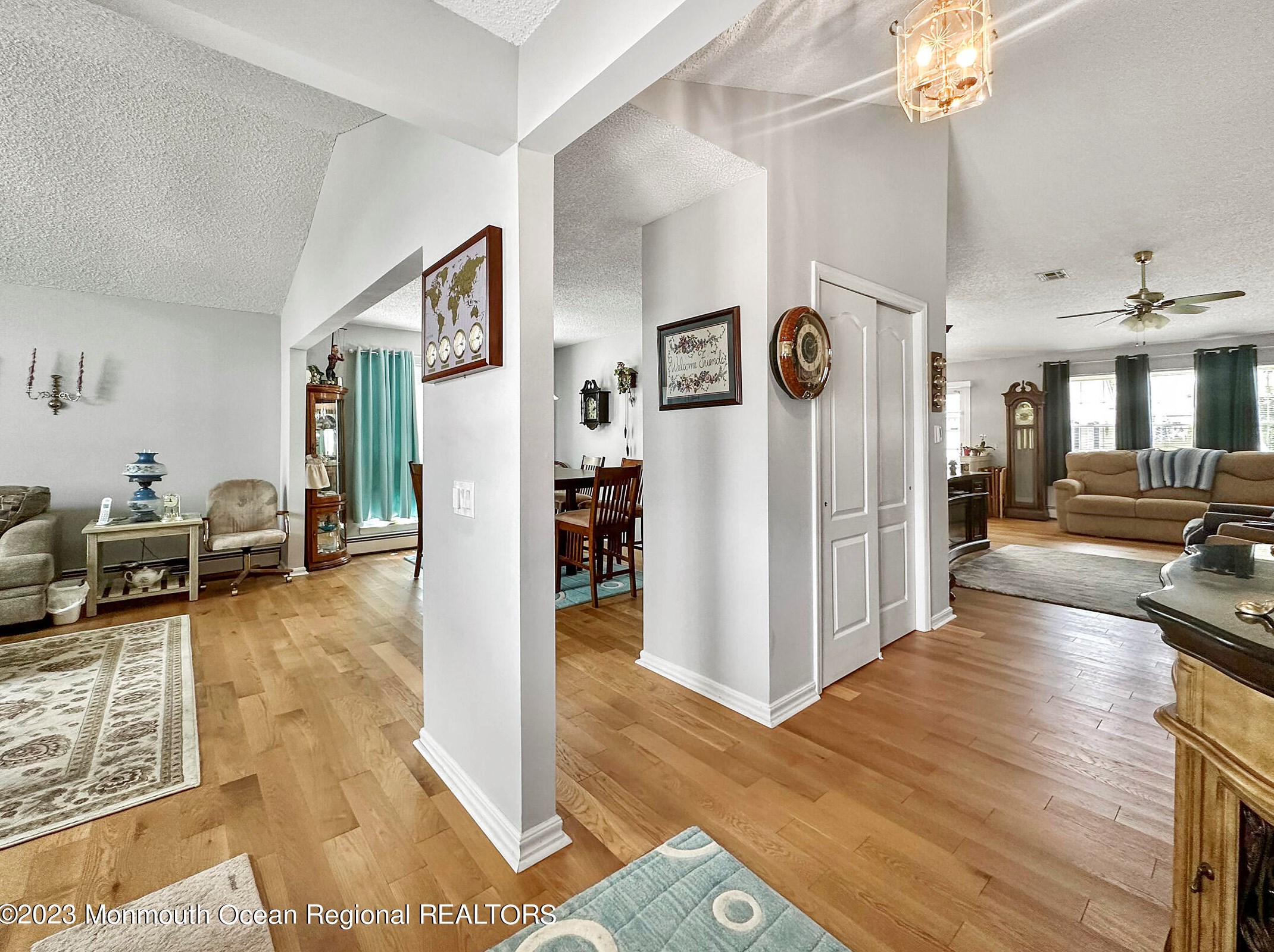 3 Sandhurst Ct, Toms River NJ  08757-6564 exterior