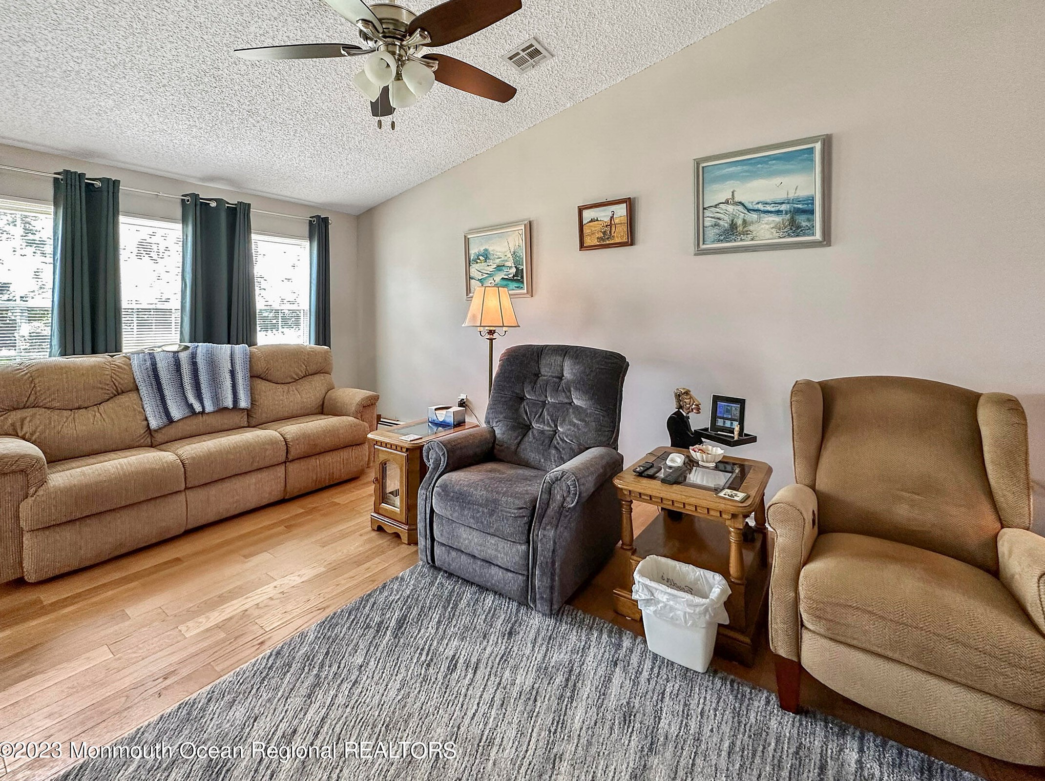 3 Sandhurst Ct, Toms River NJ  08757-6564 exterior