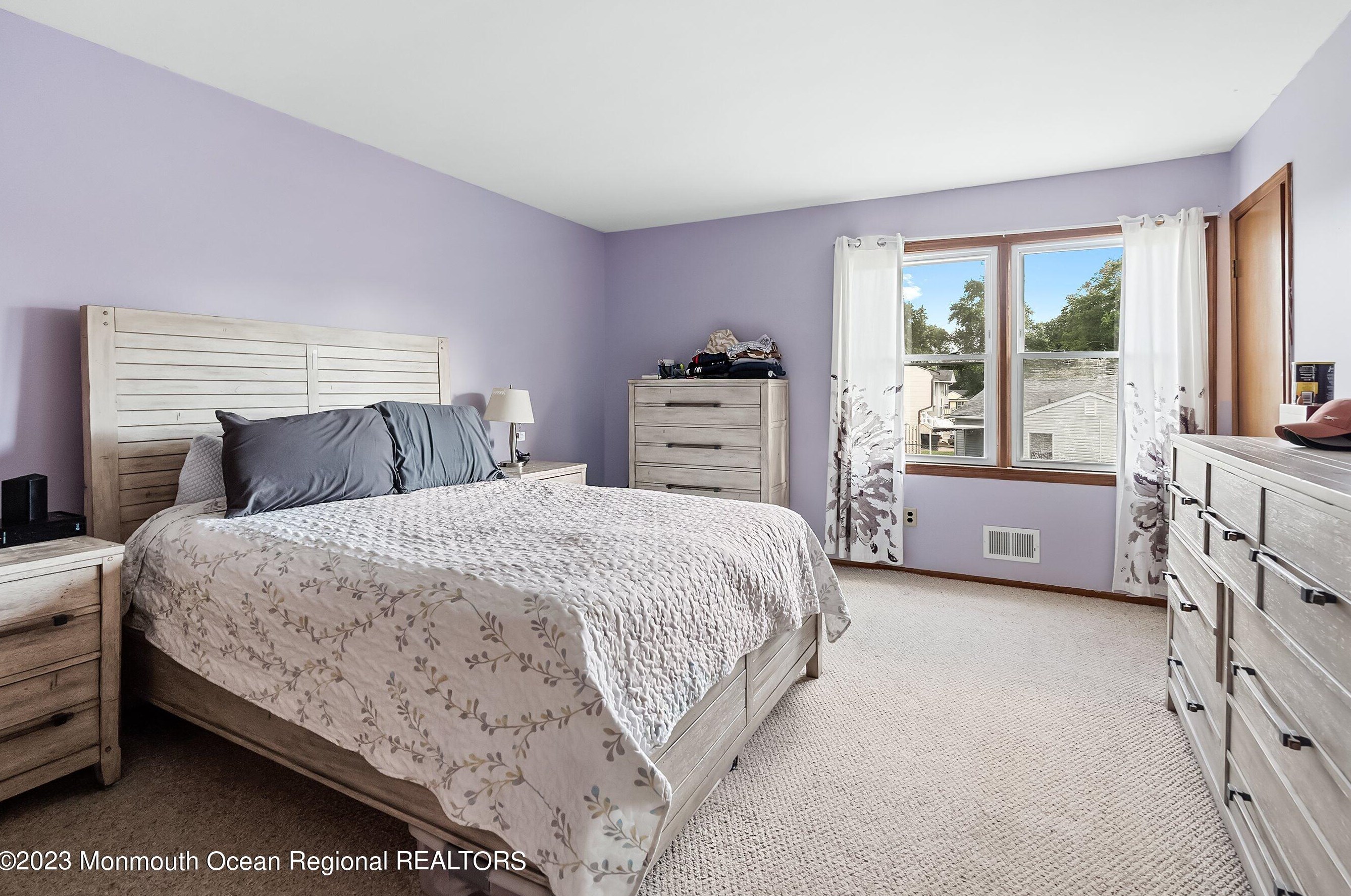 811 Apple Ct, Toms River NJ  08753-3742 exterior