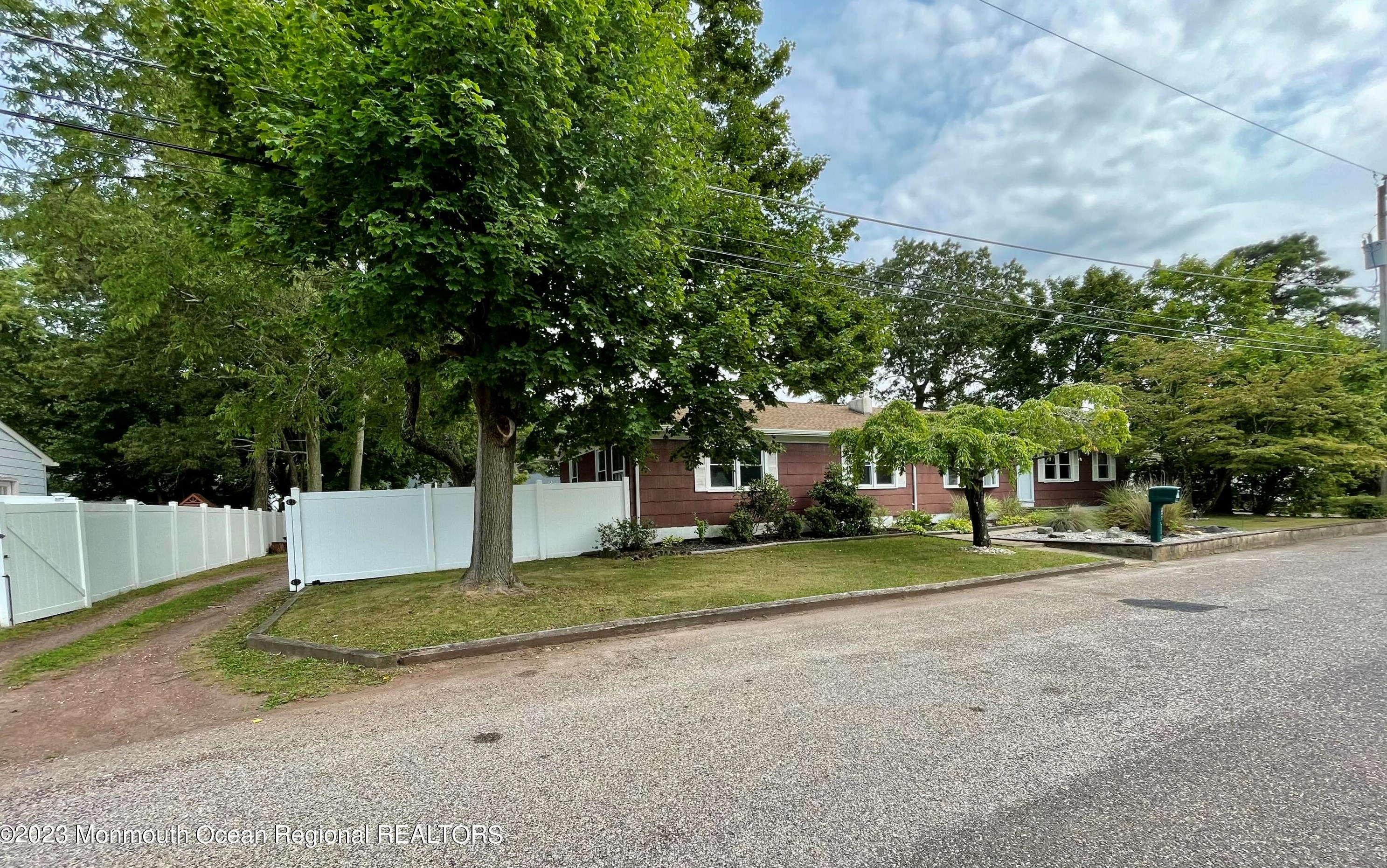 1237 Mizzen Ave, Beachwood NJ  08722-4413 exterior