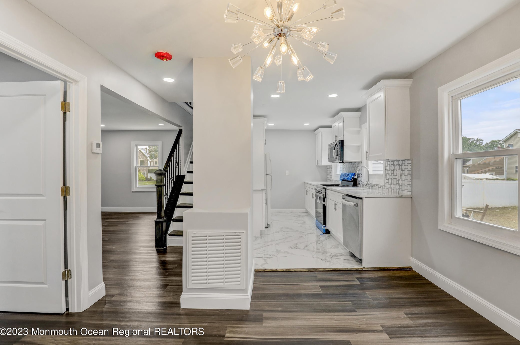 56 Sharon Ave, Edison NJ 08817-4517 exterior